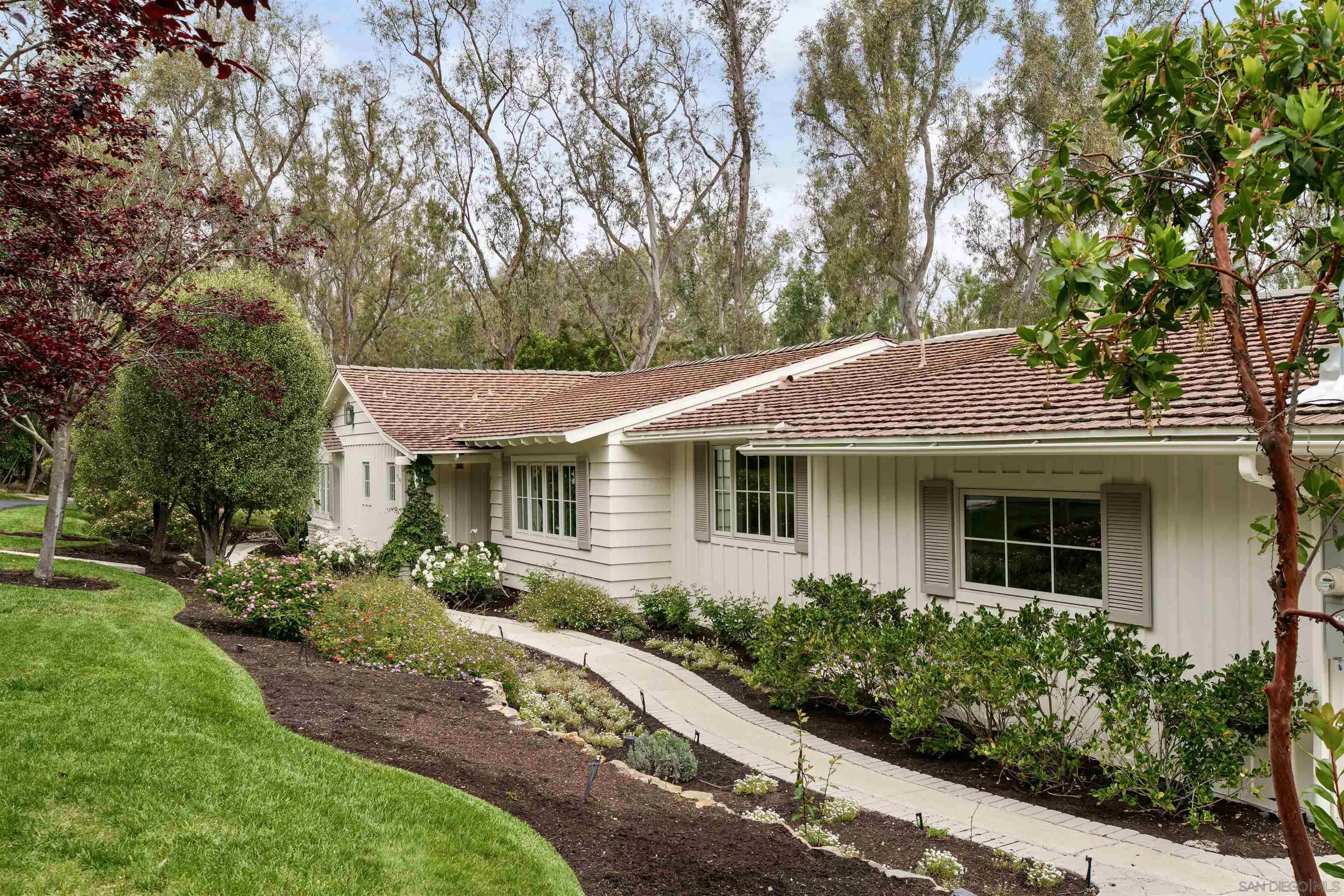 https://cdn.realtyfeed.com/cdn/127/260010593/48e11dfd4954eb01bb3264f719251898.webp