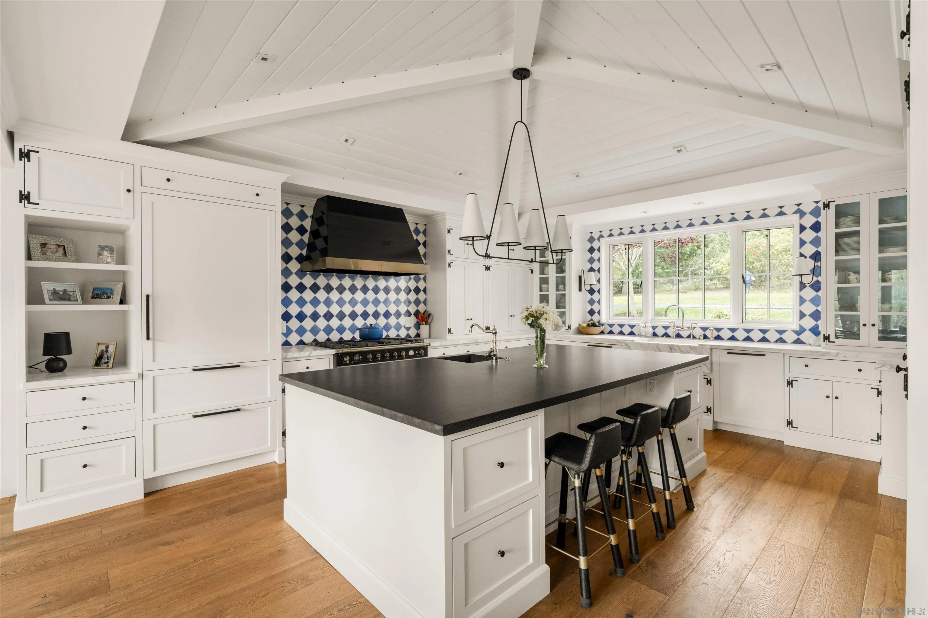 https://cdn.realtyfeed.com/cdn/127/260010593/752e1b8b61e1e6fe123c4a772f1ff2a7.webp