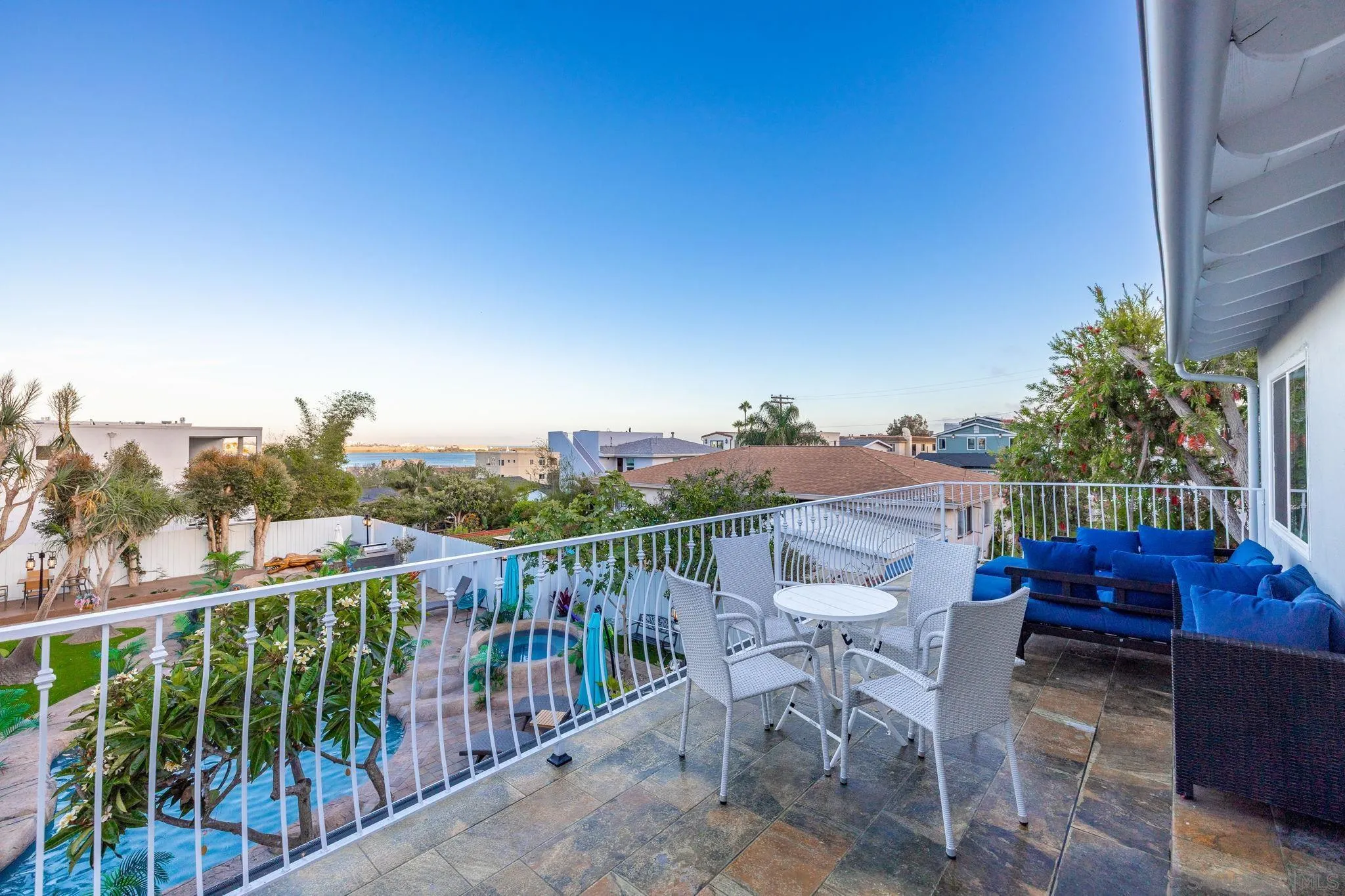 https://cdn.realtyfeed.com/cdn/127/260010594/35e943bda4374f253a4a0622192289cd.webp