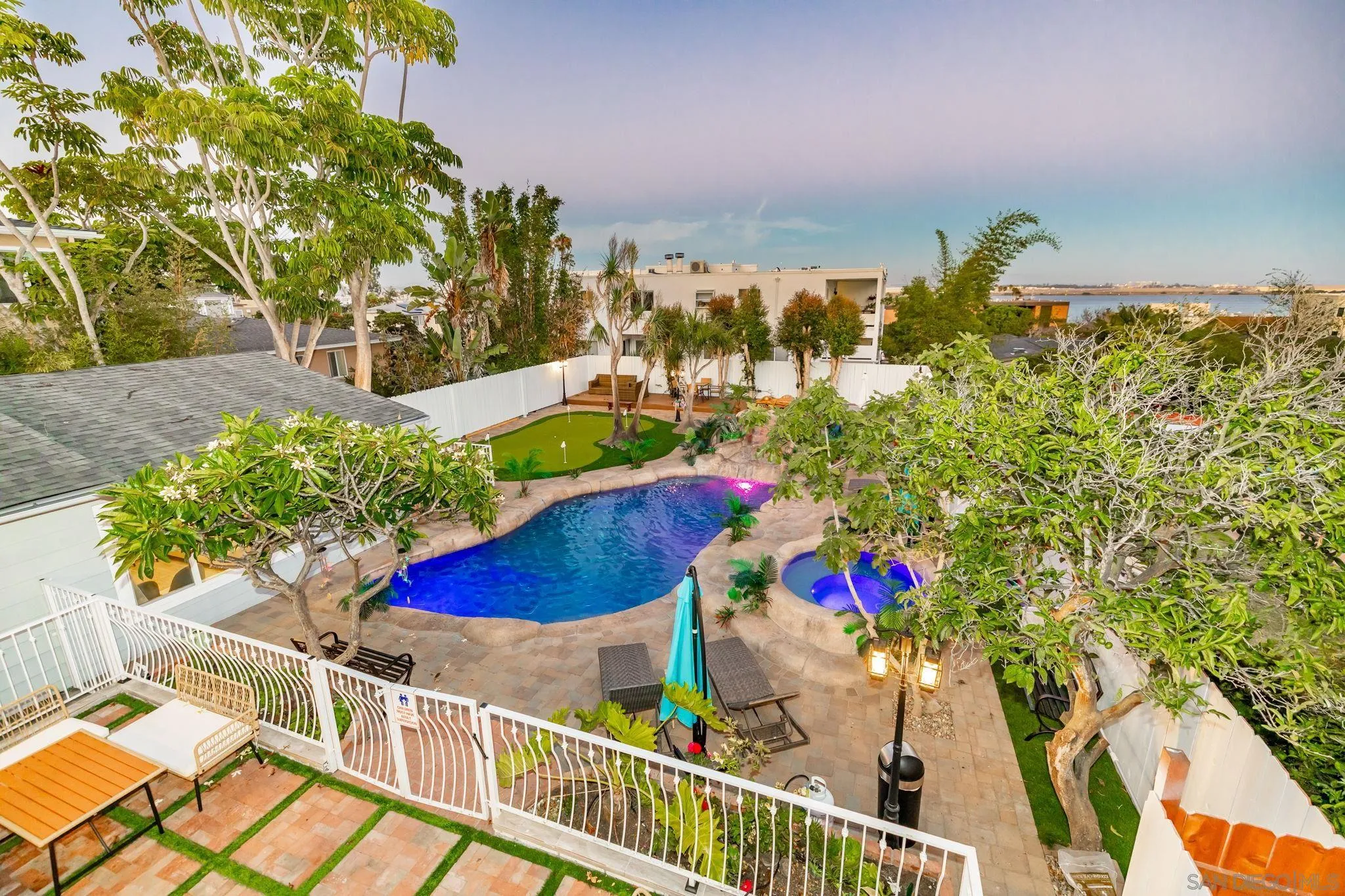 https://cdn.realtyfeed.com/cdn/127/260010594/3e096329b59e4d8dc2e260c4768bcdfd.webp