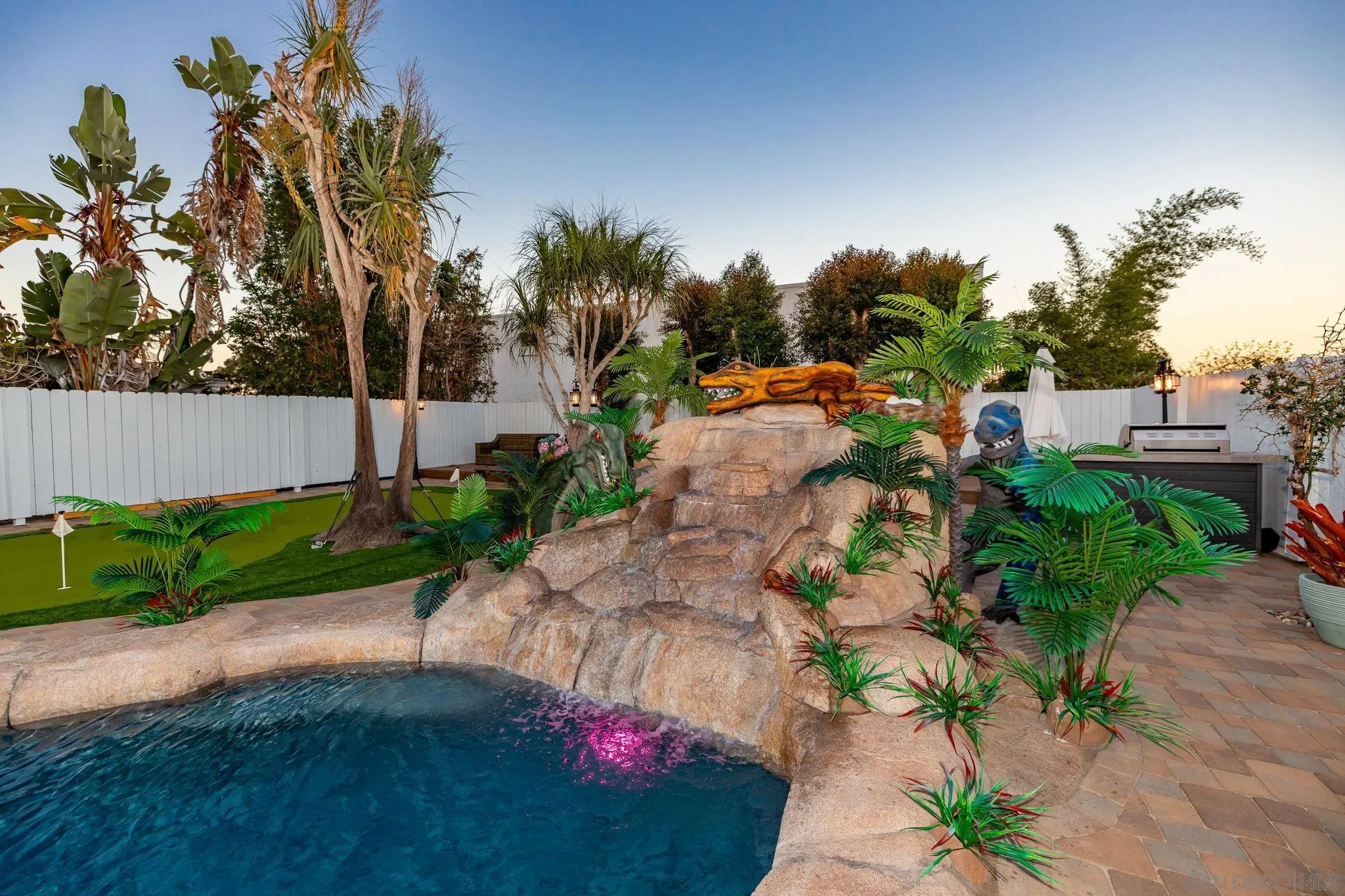 https://cdn.realtyfeed.com/cdn/127/260010594/d2cbd8e291b029eb8ded69b1c21fdcca.webp