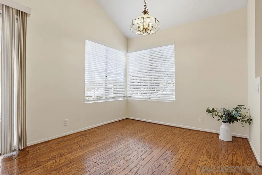 https://cdn.realtyfeed.com/cdn/127/260010596/017f4a54150c4c6843afa72724c1a202.webp