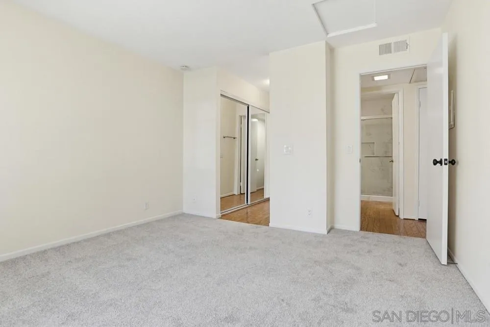 https://cdn.realtyfeed.com/cdn/127/260010596/4006bdf29a239eb37c0e9259c4c3e918.webp