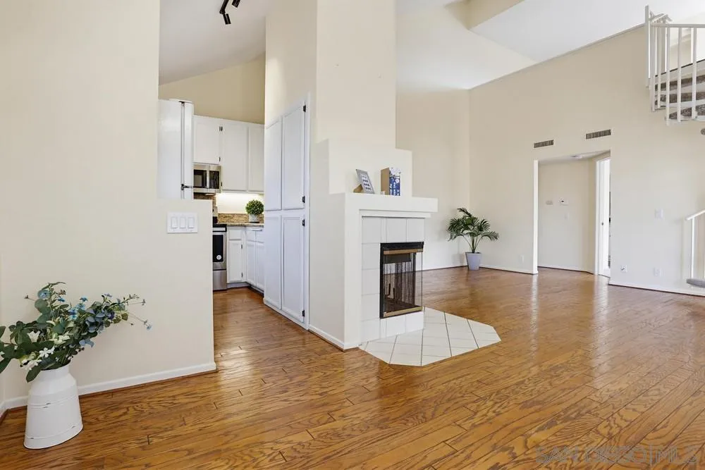 https://cdn.realtyfeed.com/cdn/127/260010596/626f88d2141f0c22b2228bf02a78920a.webp