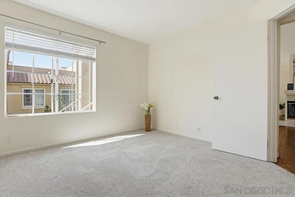 https://cdn.realtyfeed.com/cdn/127/260010596/7578d8c37a5886f4d5b0790d99b4f6e7.webp