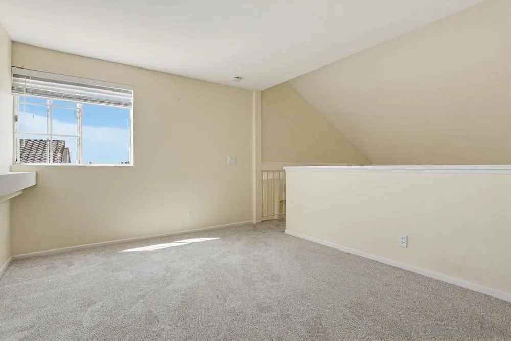 https://cdn.realtyfeed.com/cdn/127/260010596/920955c3cd08a6a300d7bf636c8252e8.webp