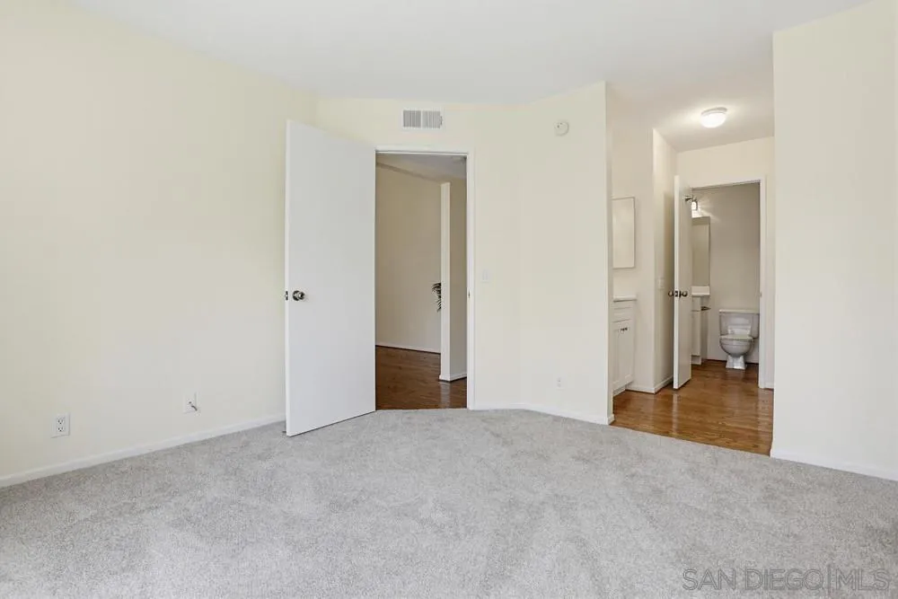 https://cdn.realtyfeed.com/cdn/127/260010596/b0190df351236e3c0af981d18014e1ee.webp
