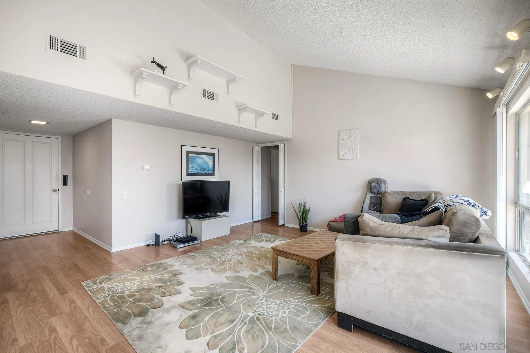Photo #7: 260010599 Listing: Photo #7