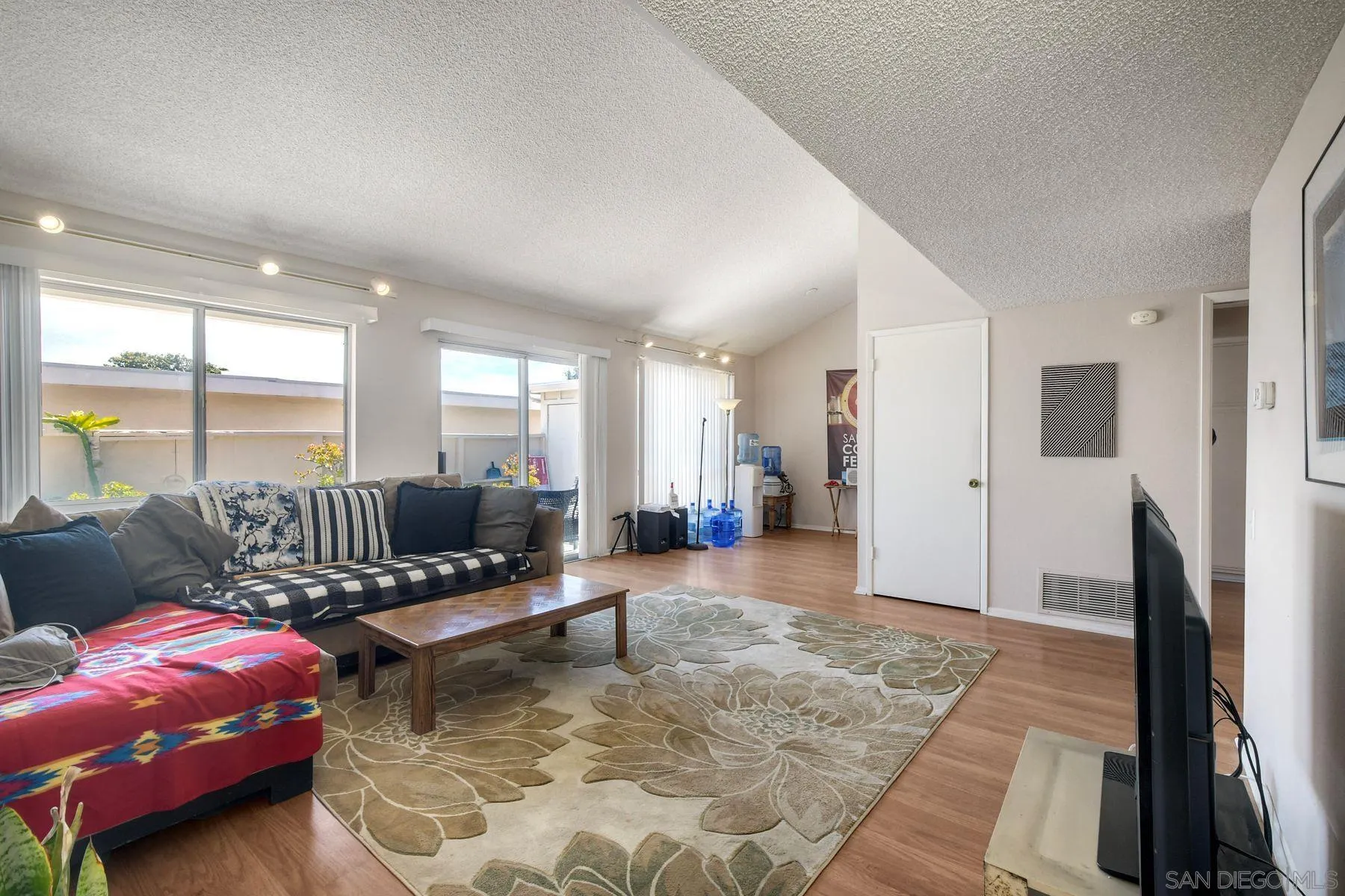 Photo #5: 260010599 Listing: Photo #5
