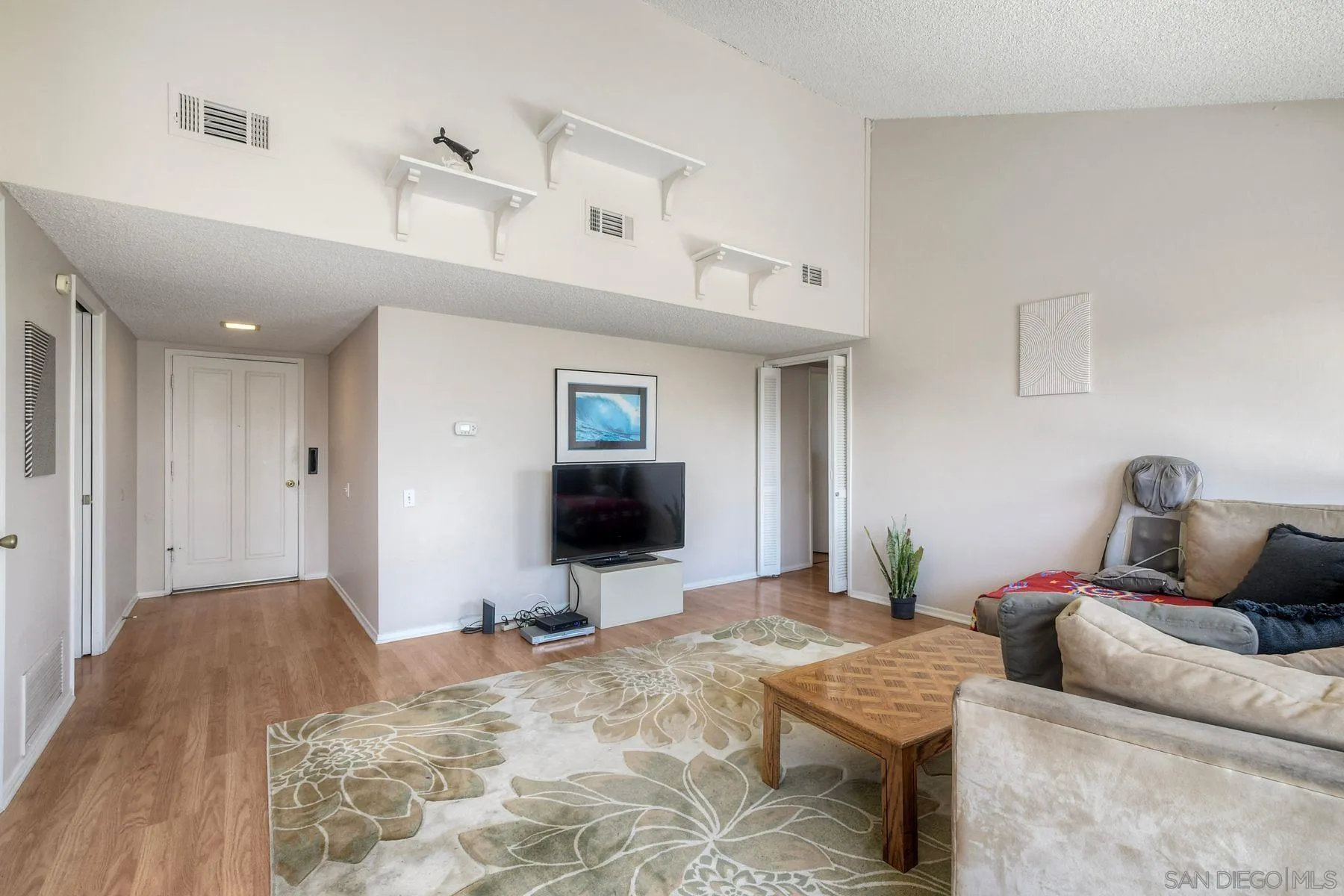 Photo #4: 260010599 Listing: Photo #4