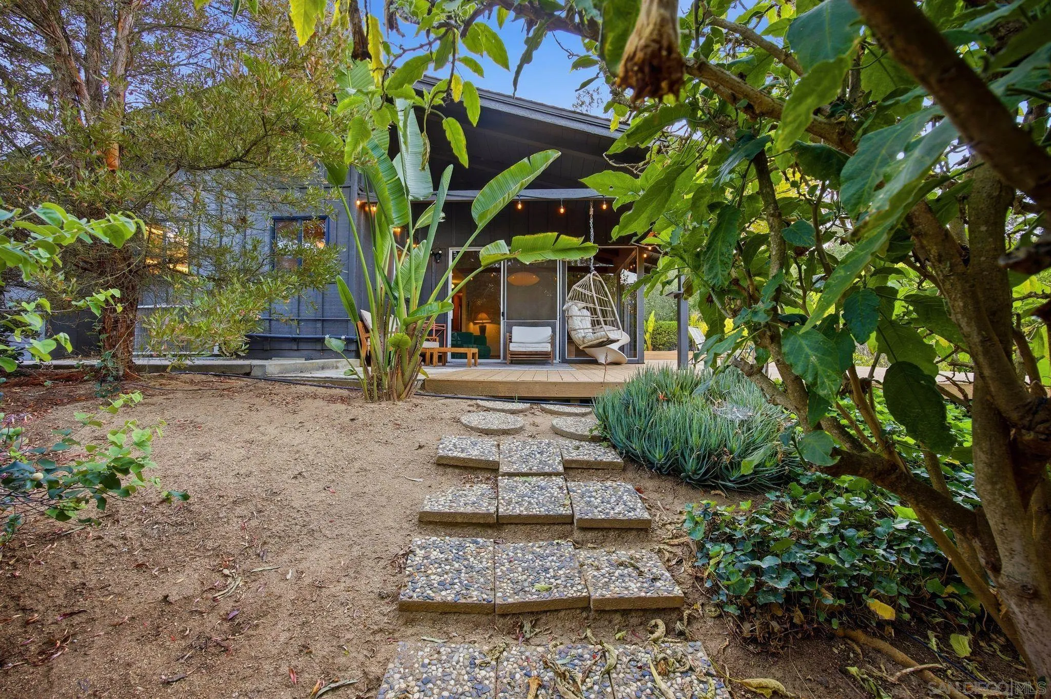 https://cdn.realtyfeed.com/cdn/127/260010605/0d8d7bc4cacb060903ca501fcb2954d9.webp