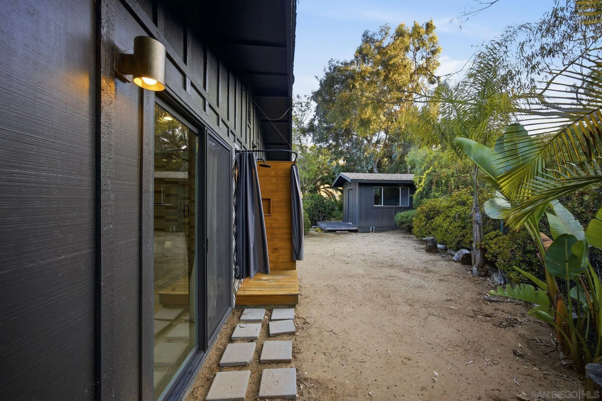 https://cdn.realtyfeed.com/cdn/127/260010605/140ca3560e3bc54f25d179039f300904.webp