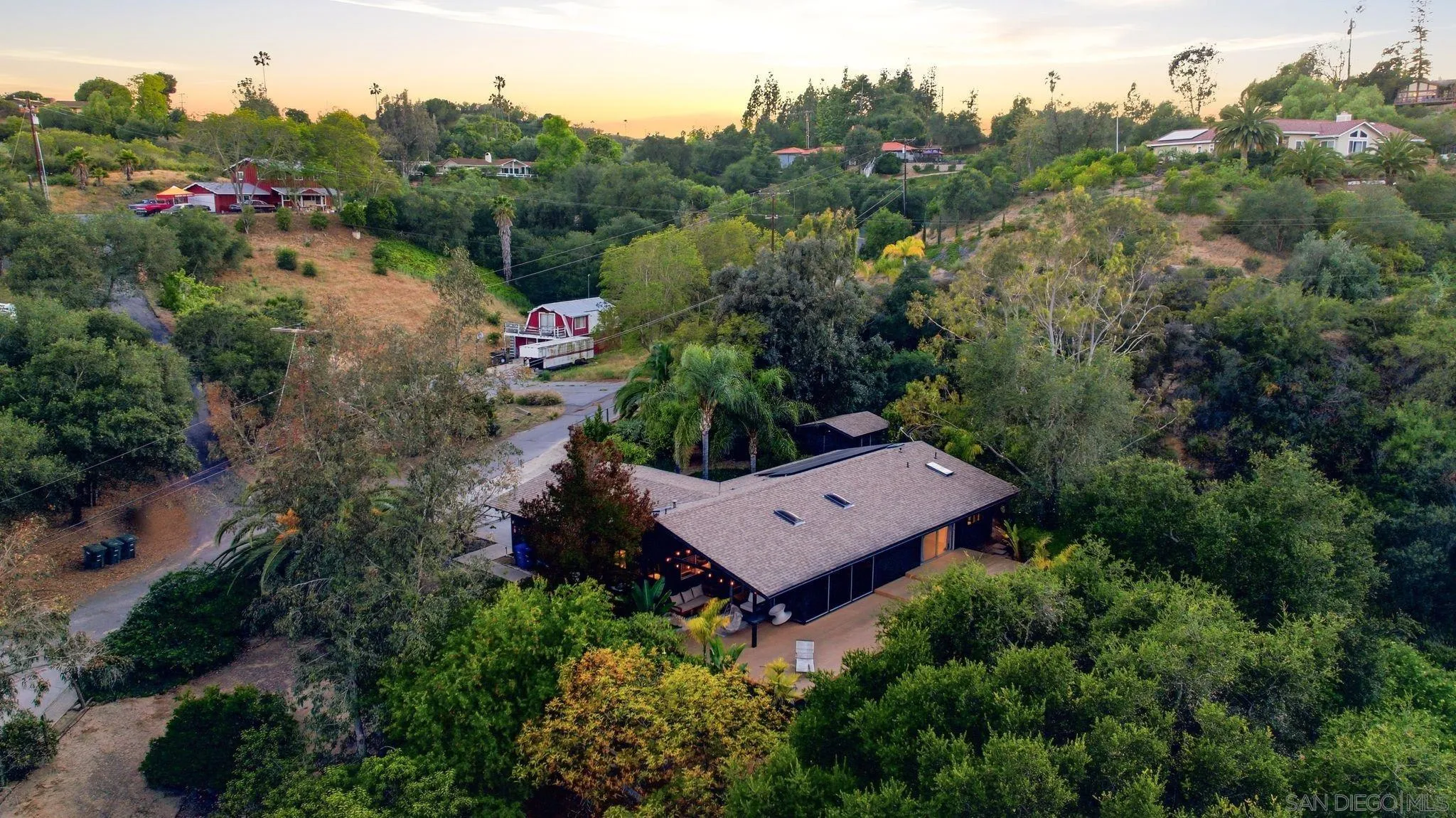 https://cdn.realtyfeed.com/cdn/127/260010605/1954e823f5c73ec0f9d461879fdc7738.webp