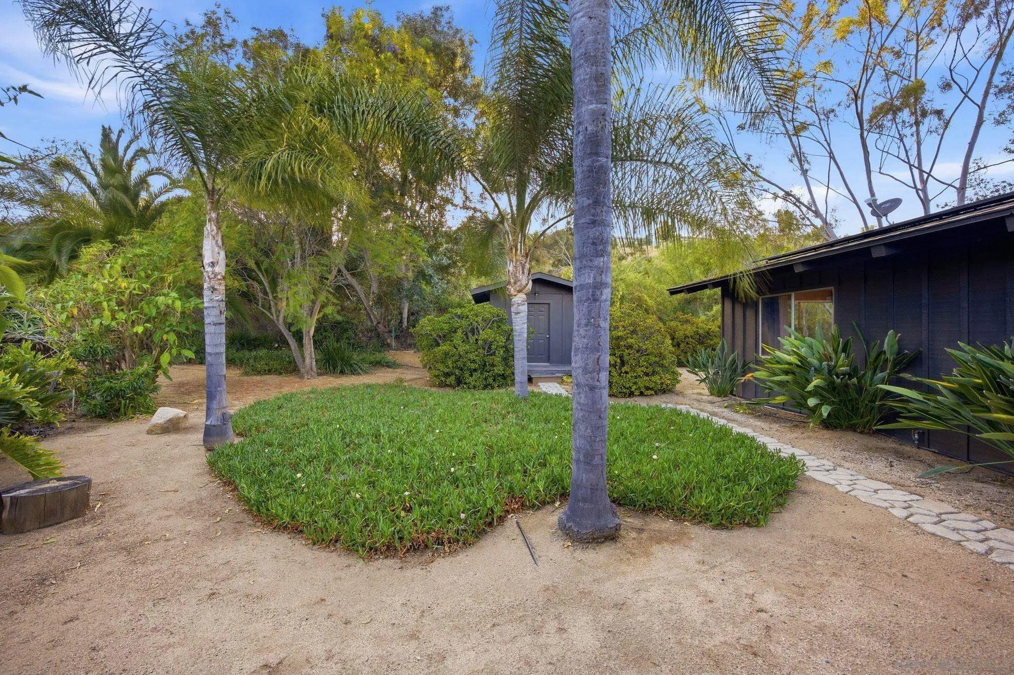https://cdn.realtyfeed.com/cdn/127/260010605/1cb57fbe012a9ec86c5072c1d04a252d.webp