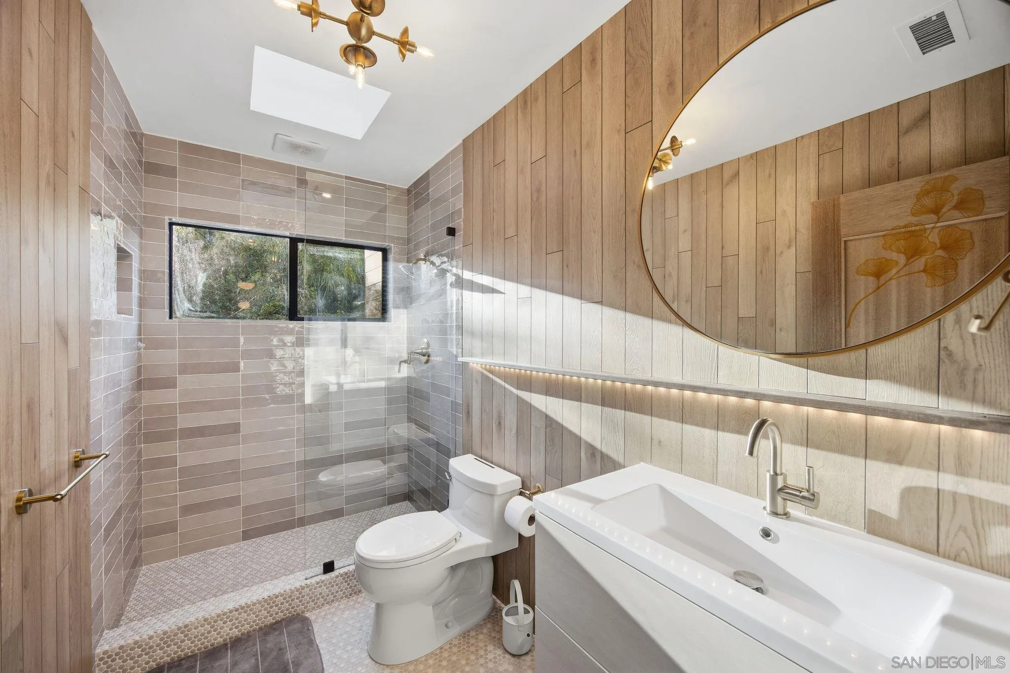 https://cdn.realtyfeed.com/cdn/127/260010605/385be41215c9aee04c6b7b267c16d094.webp