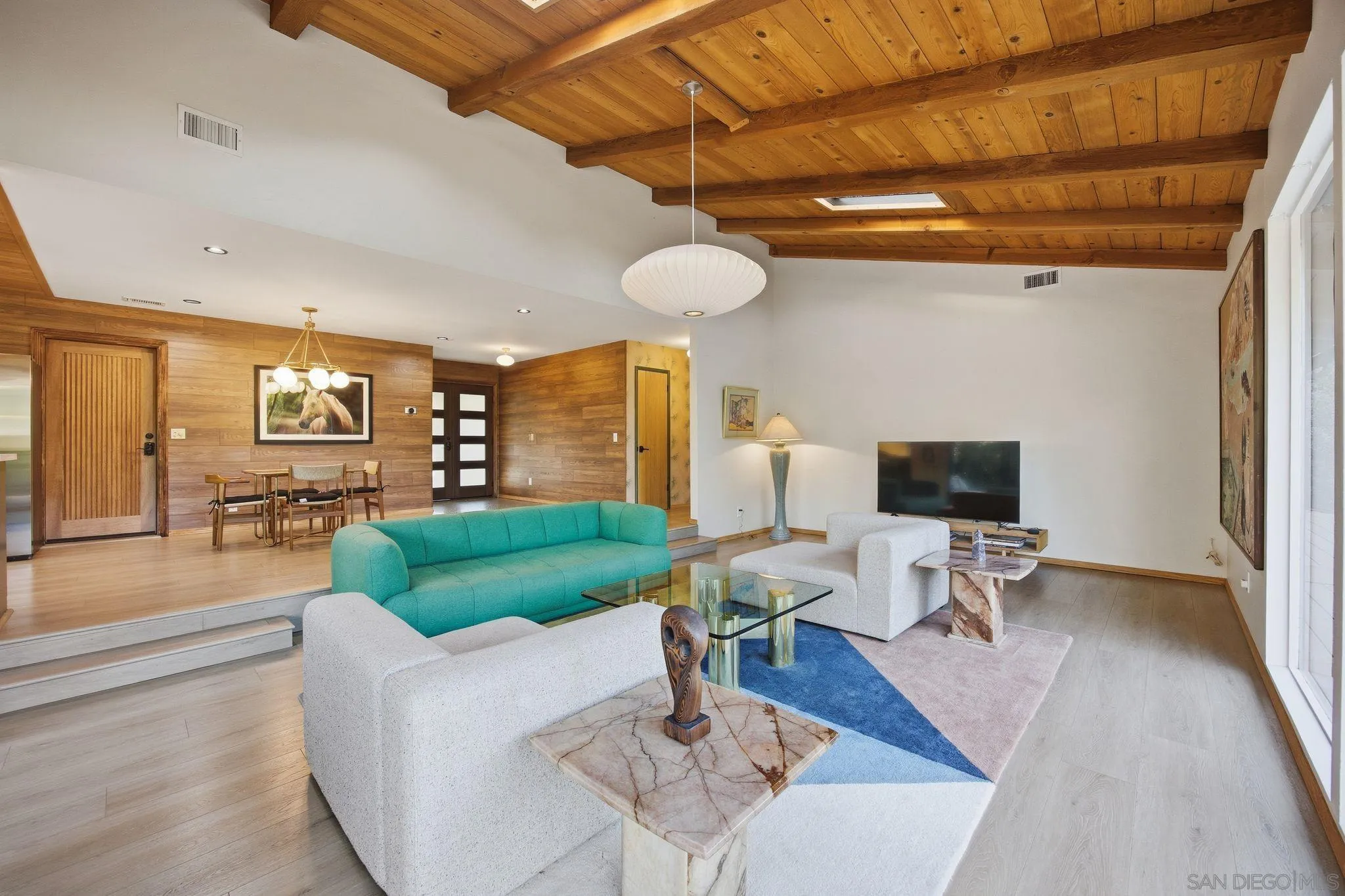https://cdn.realtyfeed.com/cdn/127/260010605/4fa6c8f839ec500e4373d611496ee705.webp