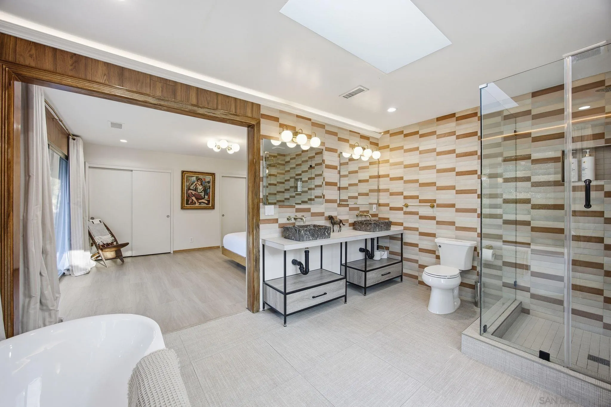 https://cdn.realtyfeed.com/cdn/127/260010605/ad699468762817c83fe30fccaa2ab77a.webp
