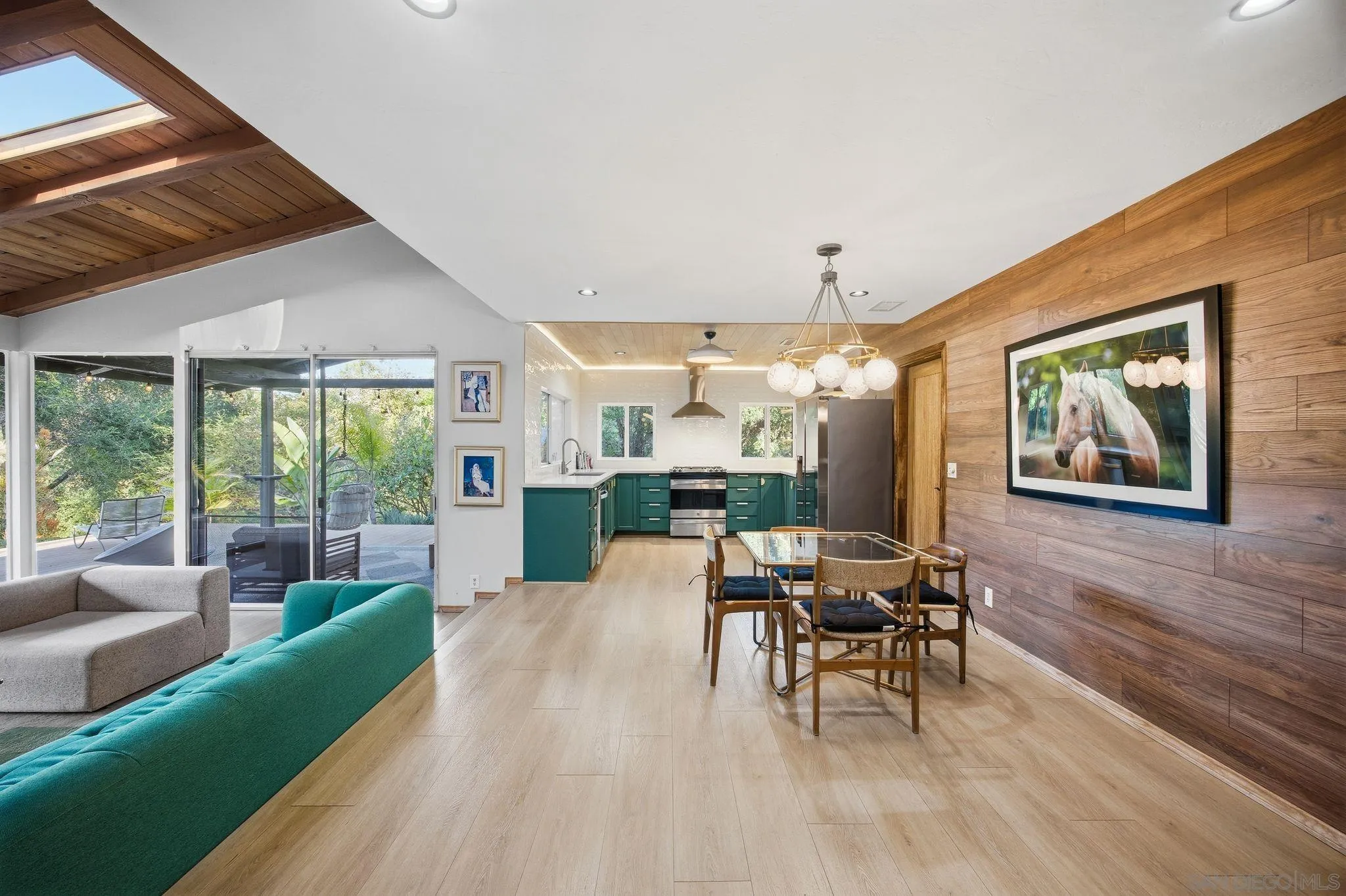https://cdn.realtyfeed.com/cdn/127/260010605/c2824a16c9bd0f59ae8265a0b3d10d92.webp