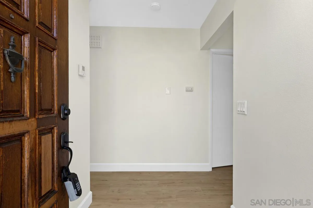 Photo #3: 260010608 Listing: Photo #3