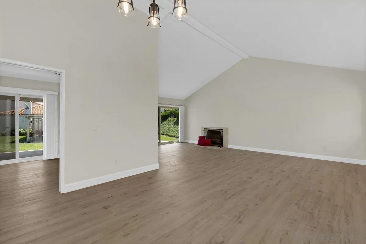 Photo #4: 260010608 Listing: Photo #4