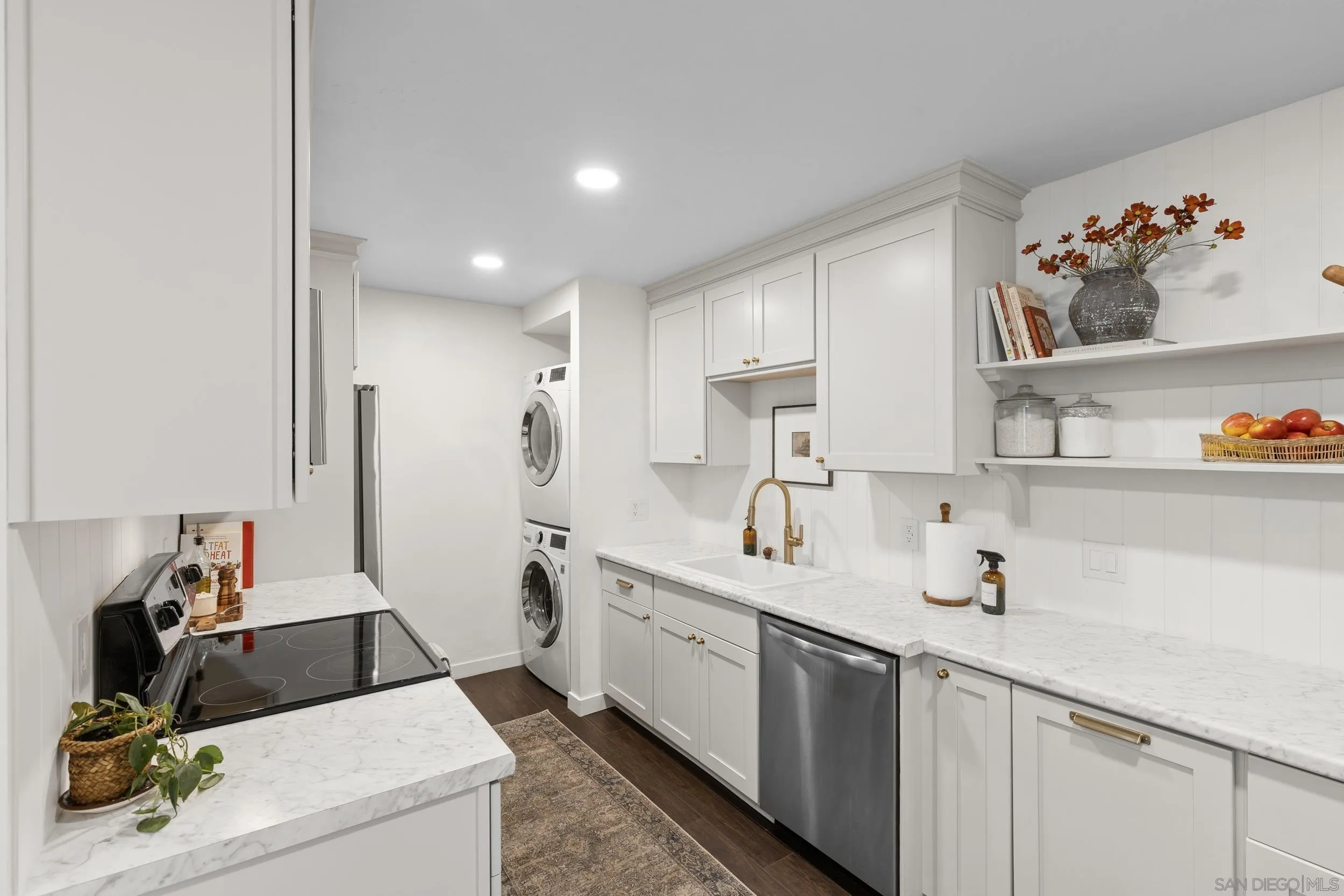 Photo #8: 260010612 Listing: Photo #8