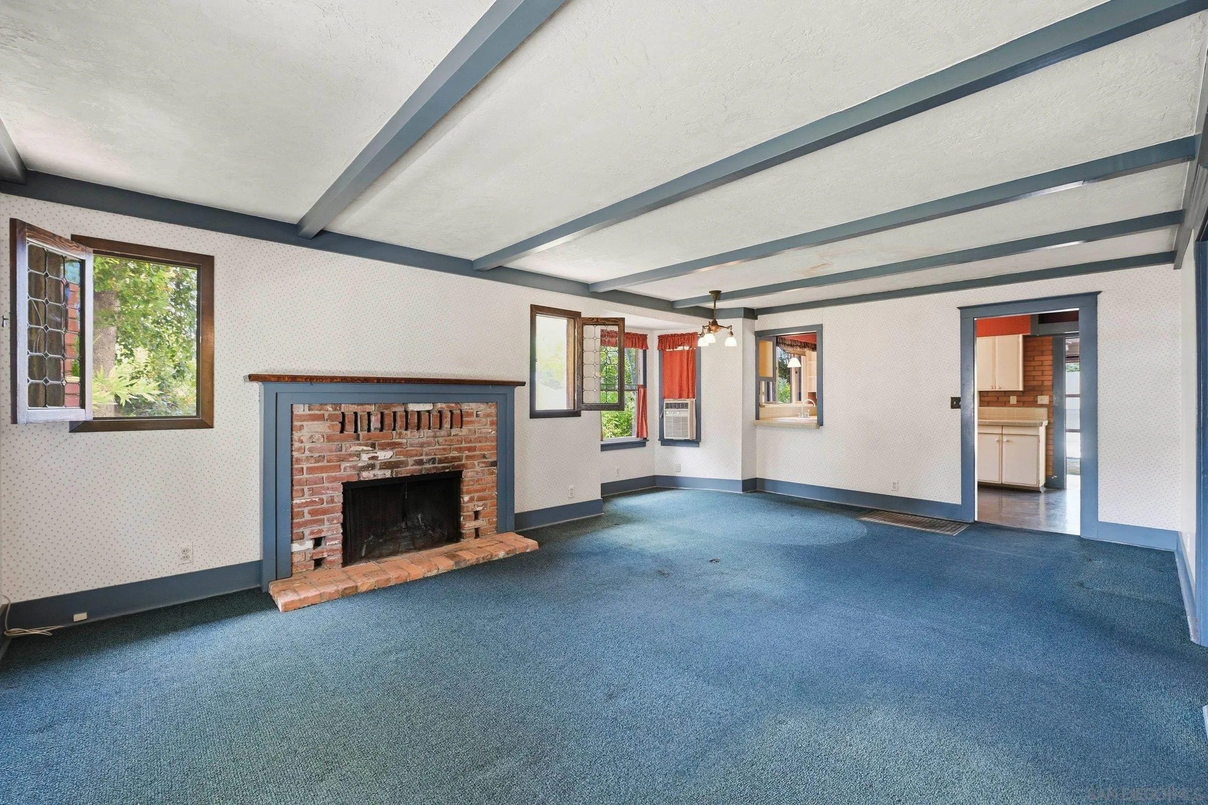 https://cdn.realtyfeed.com/cdn/127/260010618/42cd5d507746a0c78d86e7b8b76102a8.webp