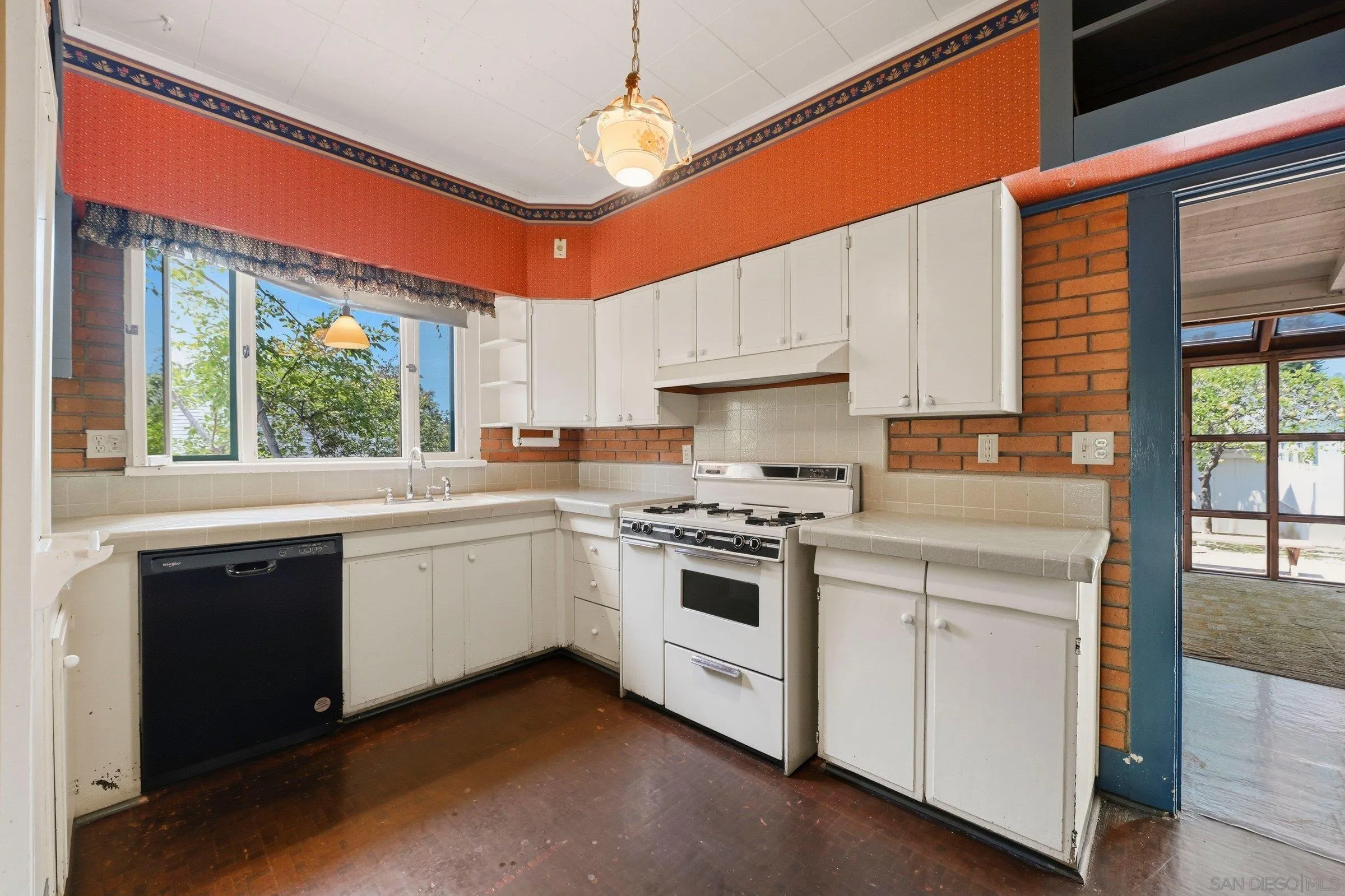 https://cdn.realtyfeed.com/cdn/127/260010618/7196ca98c060295b321e57a02ffb40ea.webp