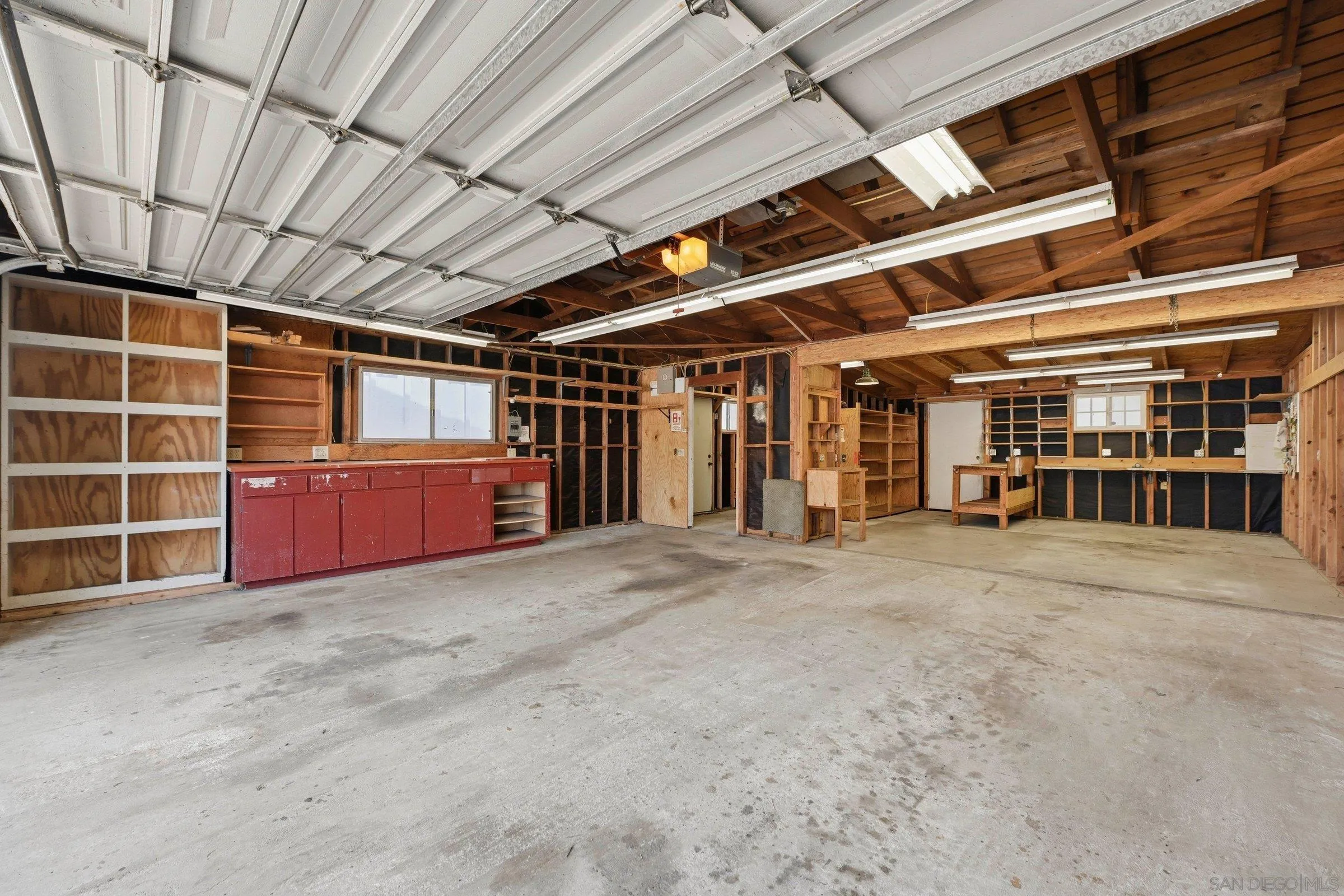 https://cdn.realtyfeed.com/cdn/127/260010618/b57e635cf8589c7dd30abe38109c45d3.webp