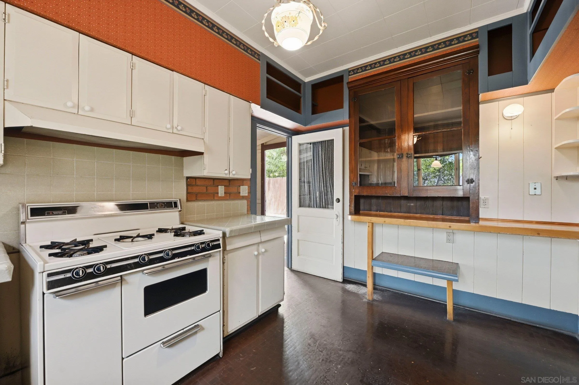 https://cdn.realtyfeed.com/cdn/127/260010618/bb4a79eb517ccb8685398b123e26c7f5.webp