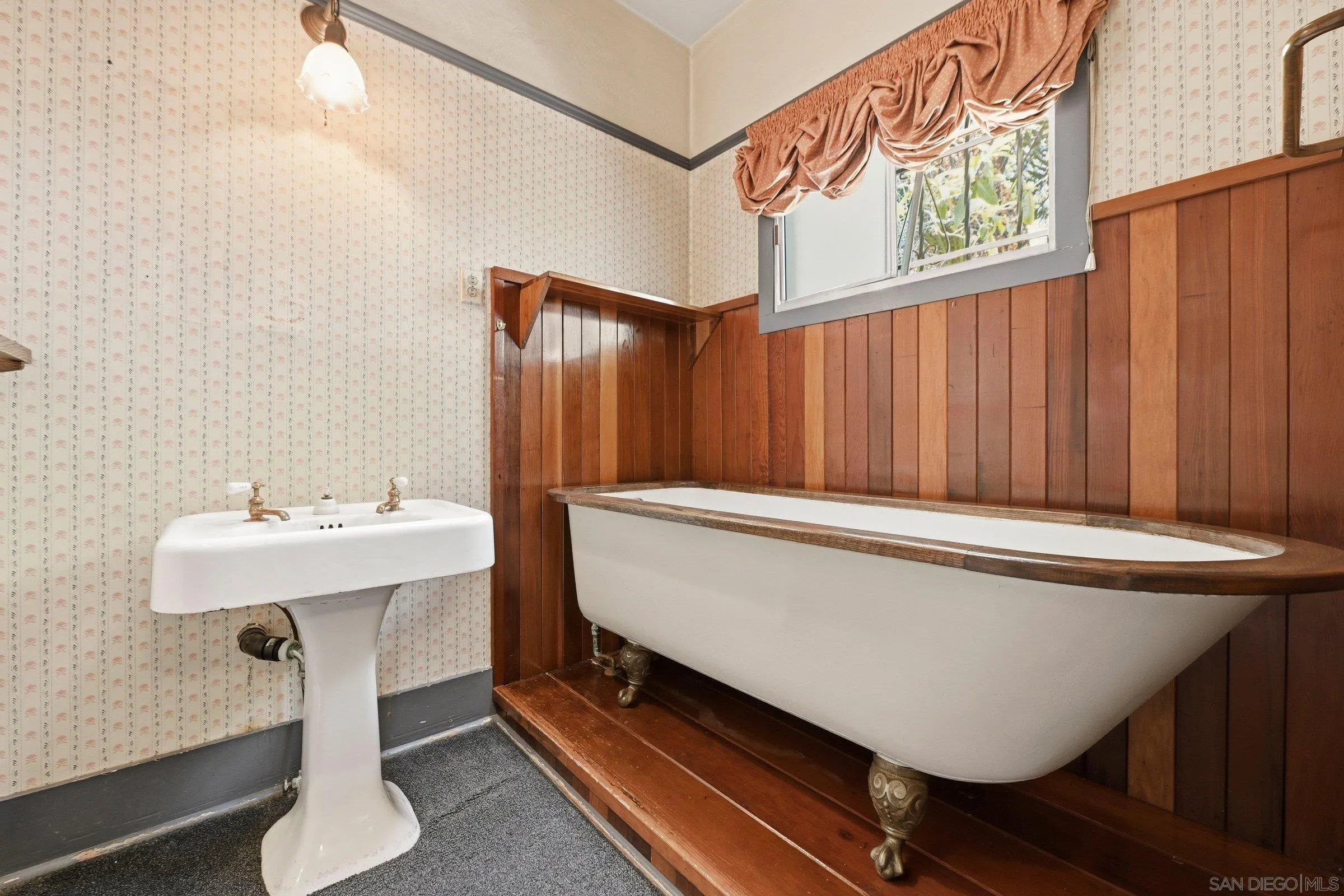 https://cdn.realtyfeed.com/cdn/127/260010618/de180fc2ca25e75b4d16a6f7ac51aeb9.webp