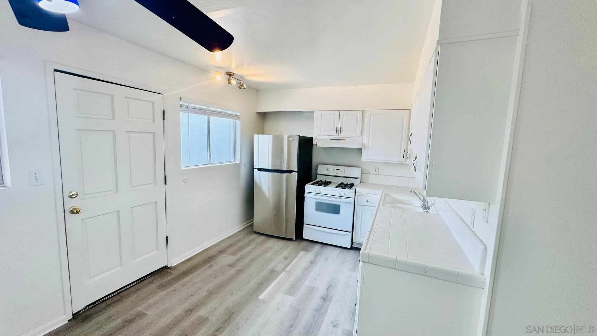 Photo #3: 260010629 Listing: Photo #3