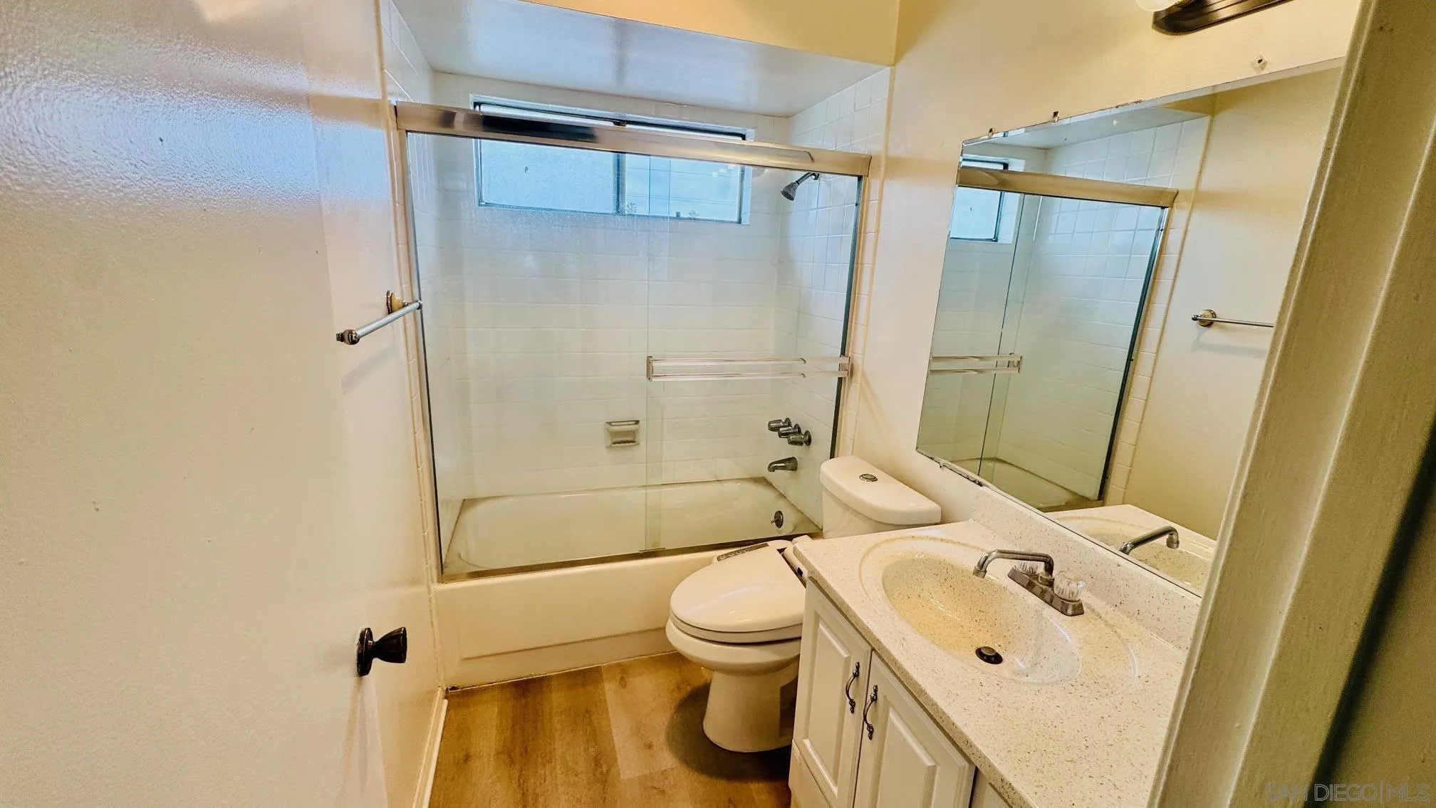 Photo #8: 260010629 Listing: Photo #8