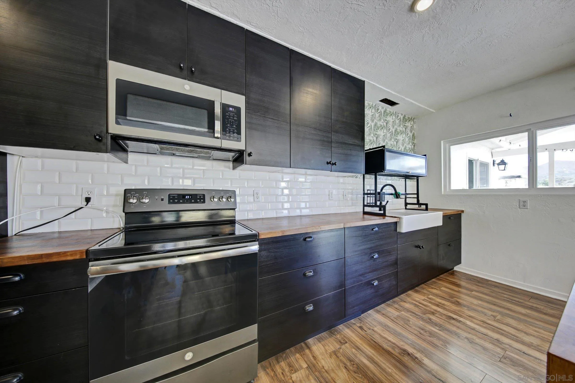 https://cdn.realtyfeed.com/cdn/127/260010631/256d3a7bc27885a47bc9fb4599f2b69b.webp