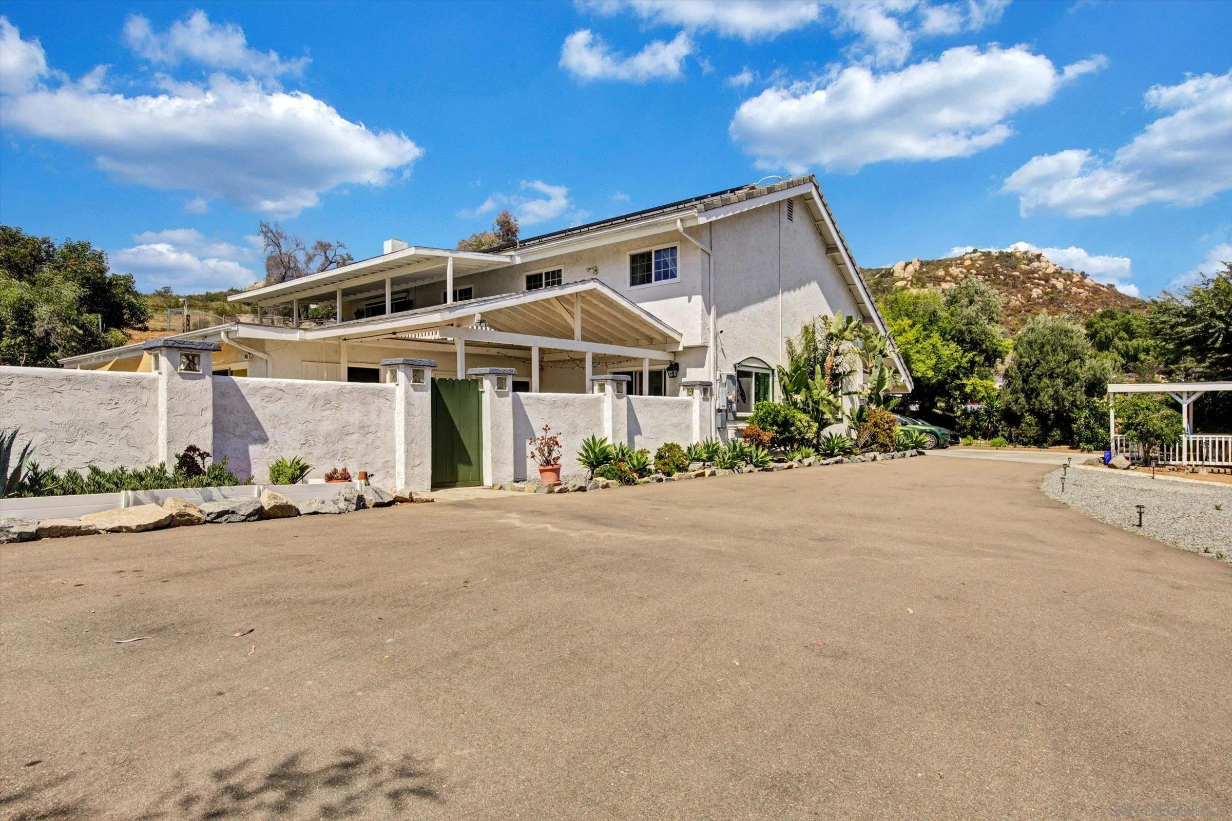 https://cdn.realtyfeed.com/cdn/127/260010631/3aab02ffaf83f0591e9ace6f55a68f3a.webp