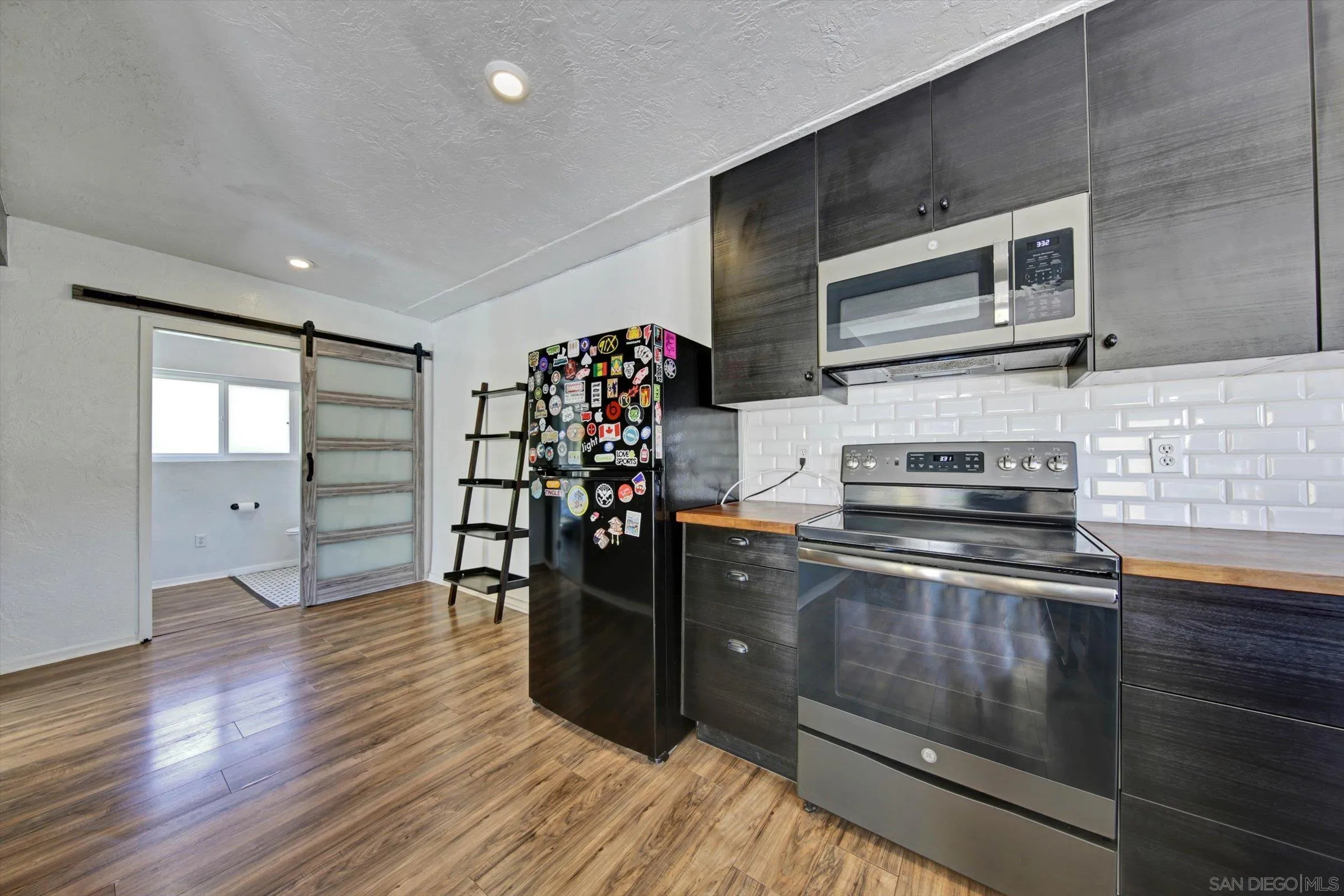 https://cdn.realtyfeed.com/cdn/127/260010631/4178ab1c39577aba2aadb59a1ba2eca6.webp