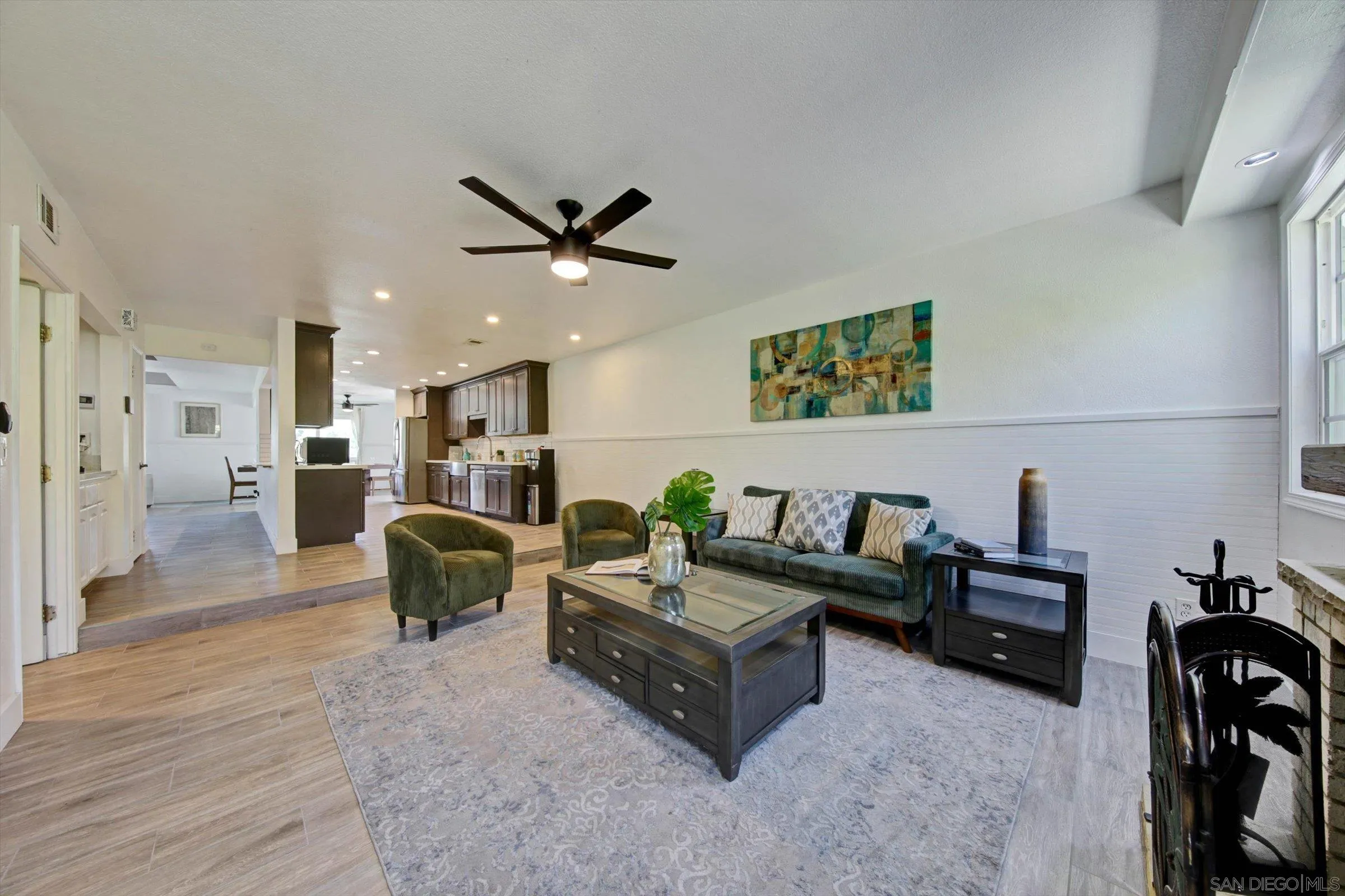 https://cdn.realtyfeed.com/cdn/127/260010631/68a16956a9b69c981759b4fb4dd1b79f.webp