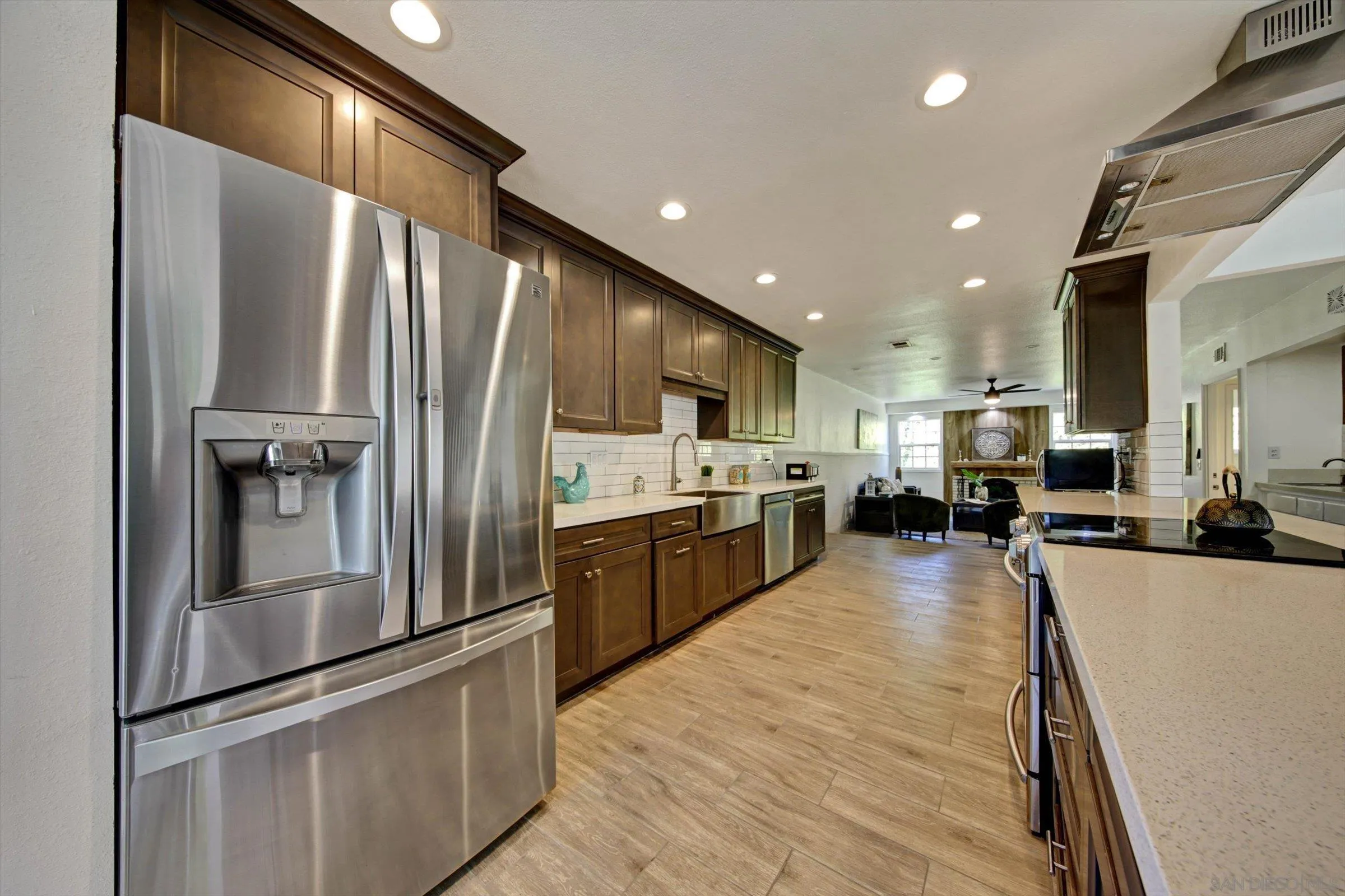 https://cdn.realtyfeed.com/cdn/127/260010631/68a36853711edd392914ea72ef3f6621.webp