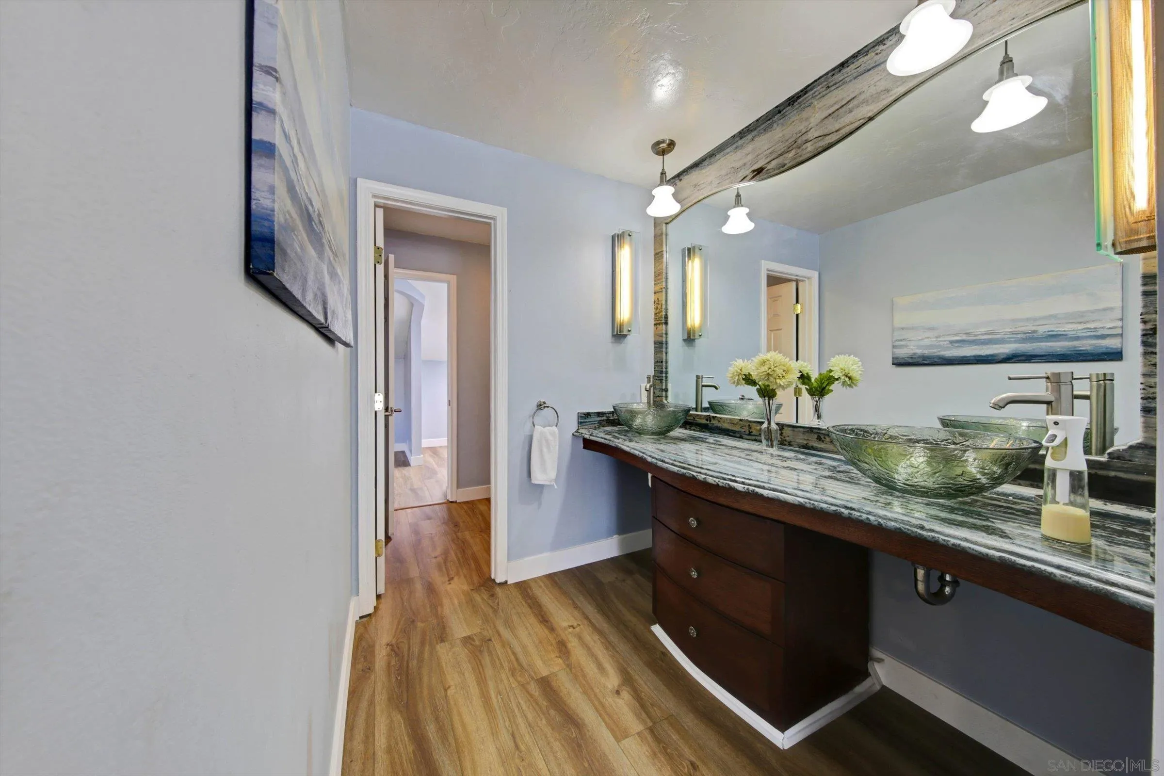 https://cdn.realtyfeed.com/cdn/127/260010631/88ff2c5544a81e7866fe795b4358ea17.webp