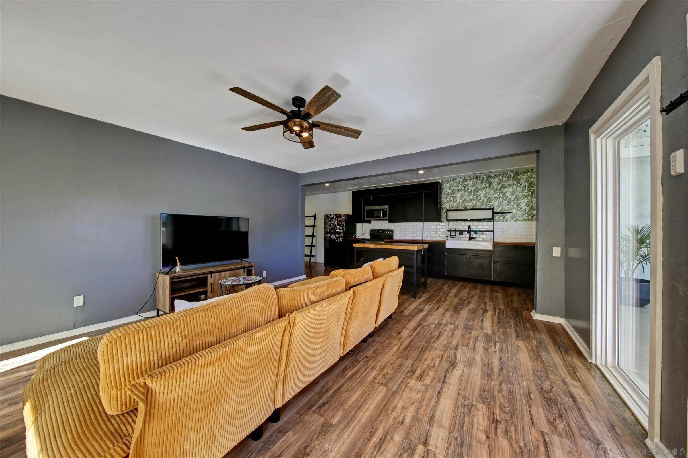https://cdn.realtyfeed.com/cdn/127/260010631/8d3b340af4477a3c90f64efae0a0a798.webp