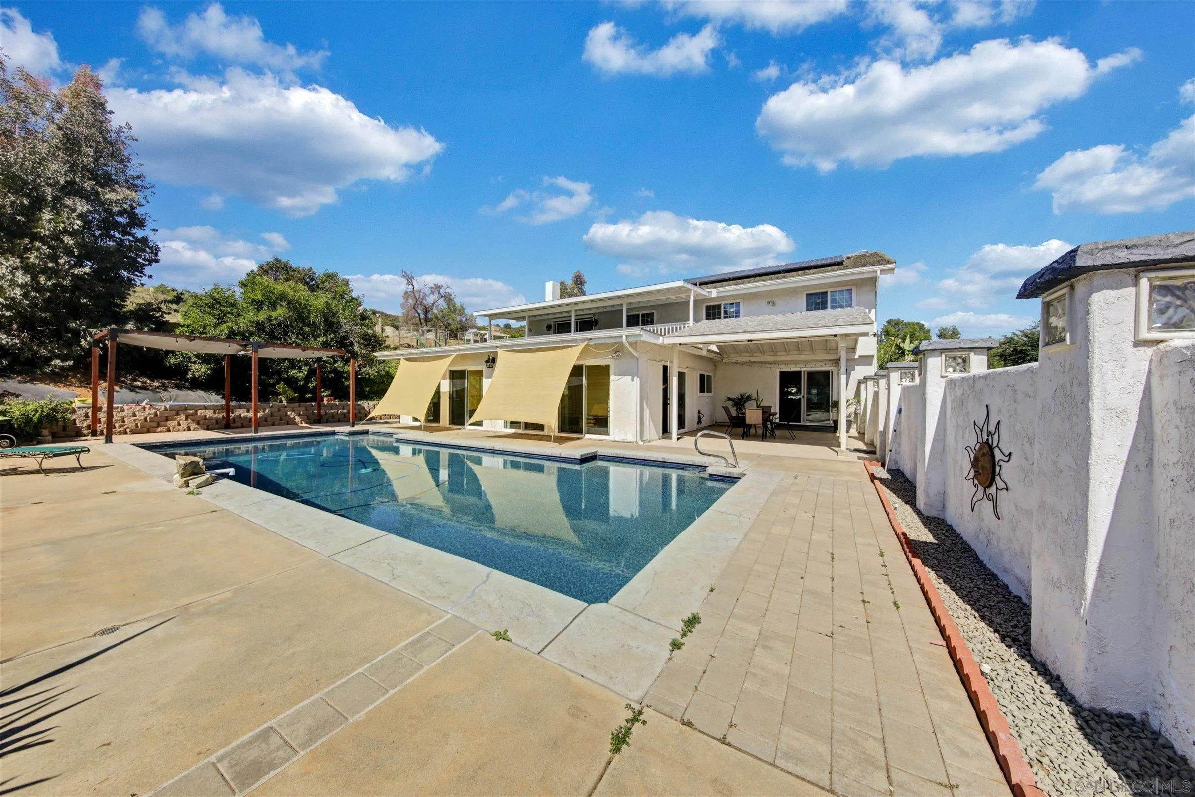 https://cdn.realtyfeed.com/cdn/127/260010631/ab3f79278a10c04d375a1bf92c486ba4.webp