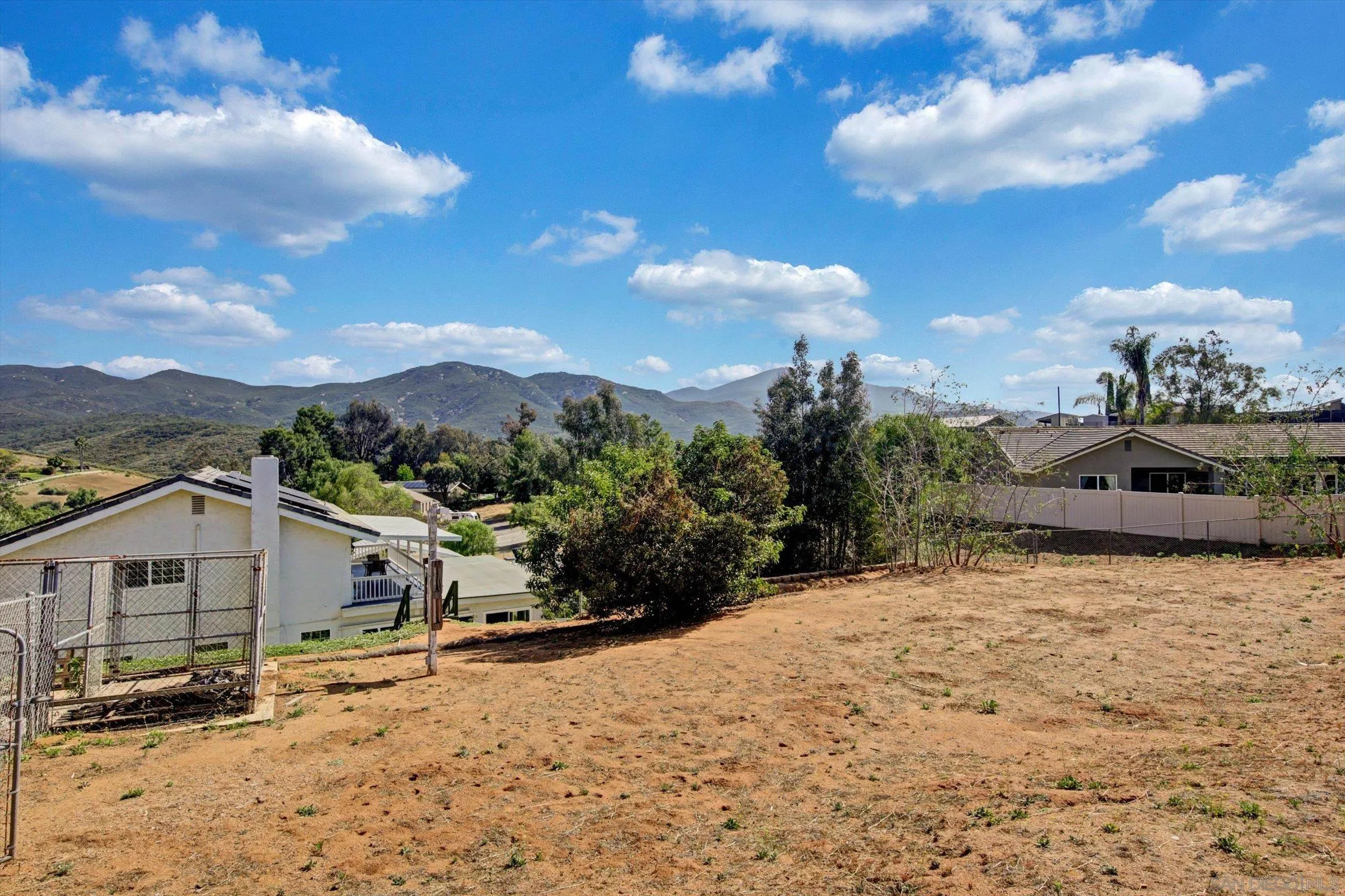 https://cdn.realtyfeed.com/cdn/127/260010631/b310b0e7d18e4c505023c1b3a35e60cb.webp