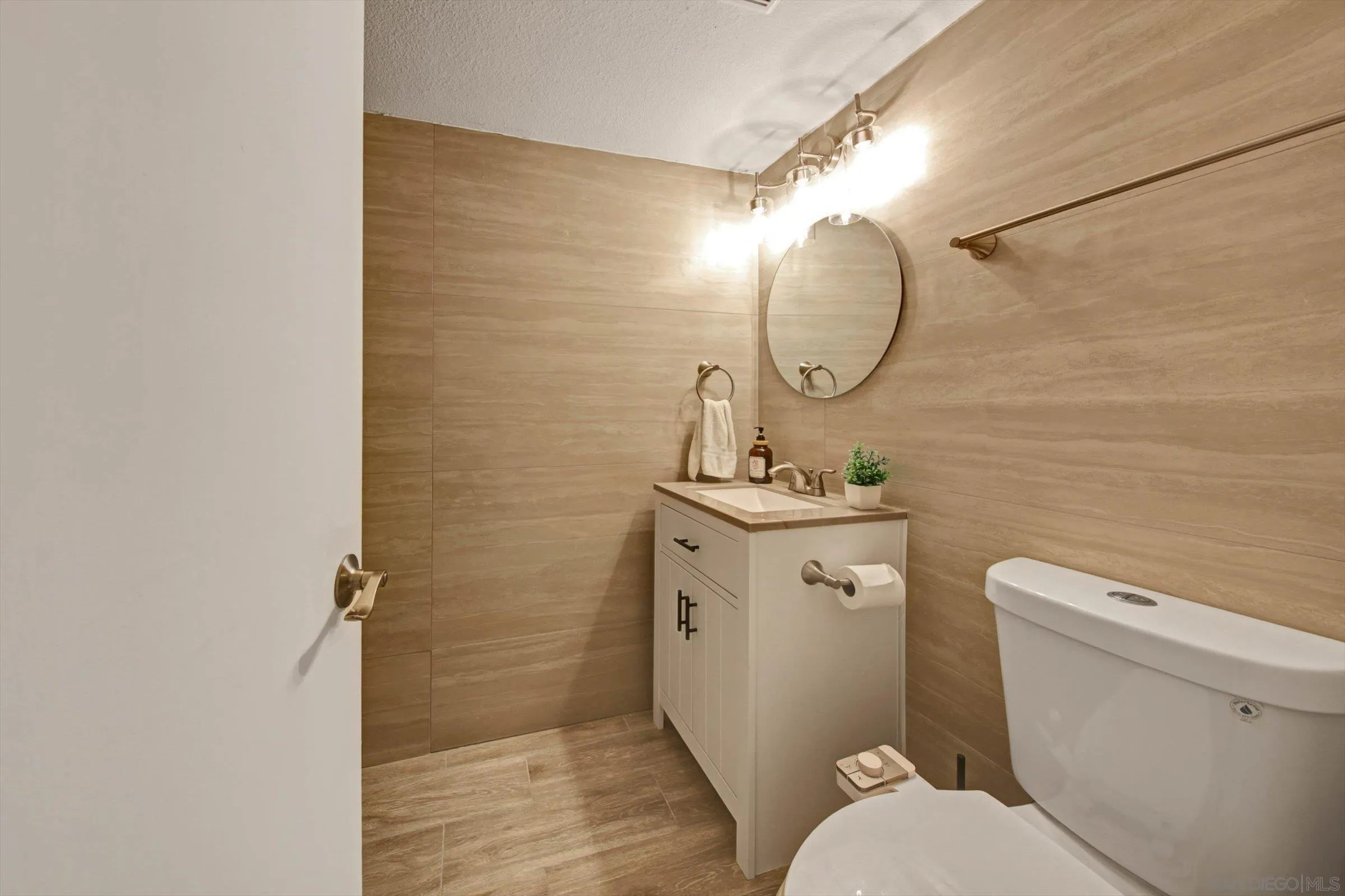 https://cdn.realtyfeed.com/cdn/127/260010631/c08ef91dce3c0eb632559a7f886d5e35.webp