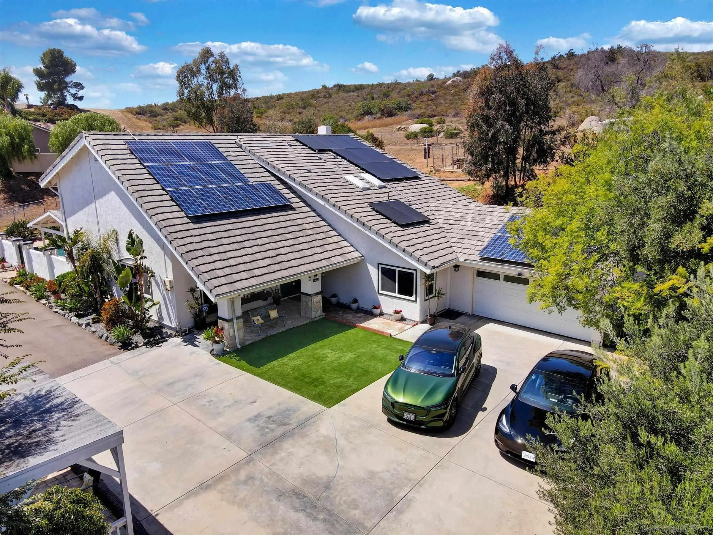 https://cdn.realtyfeed.com/cdn/127/260010631/ccabb703eb05a7bedb6299f7323e4c30.webp