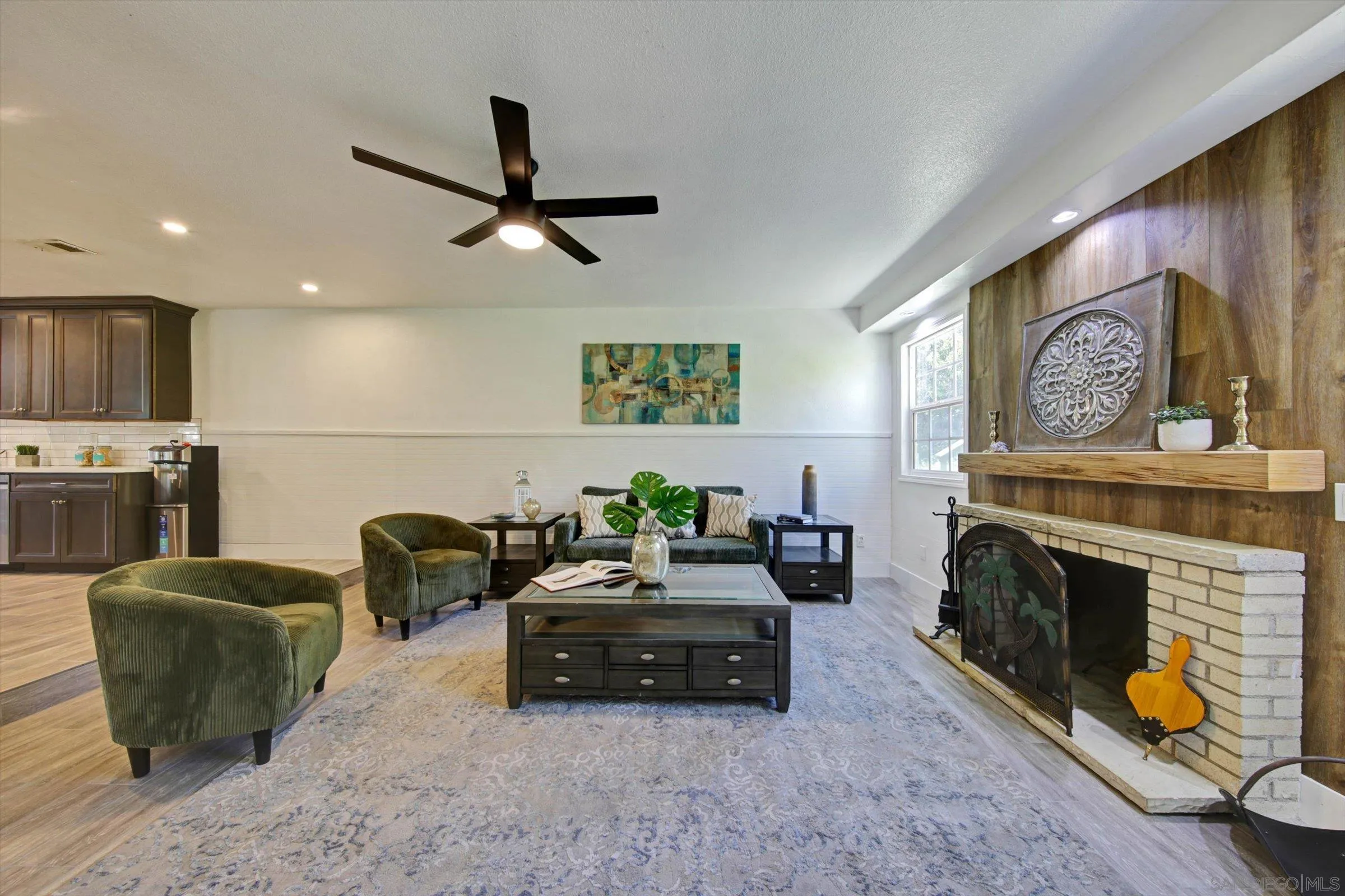 https://cdn.realtyfeed.com/cdn/127/260010631/cf4bf8cf5363032e1a750ff829b753fe.webp