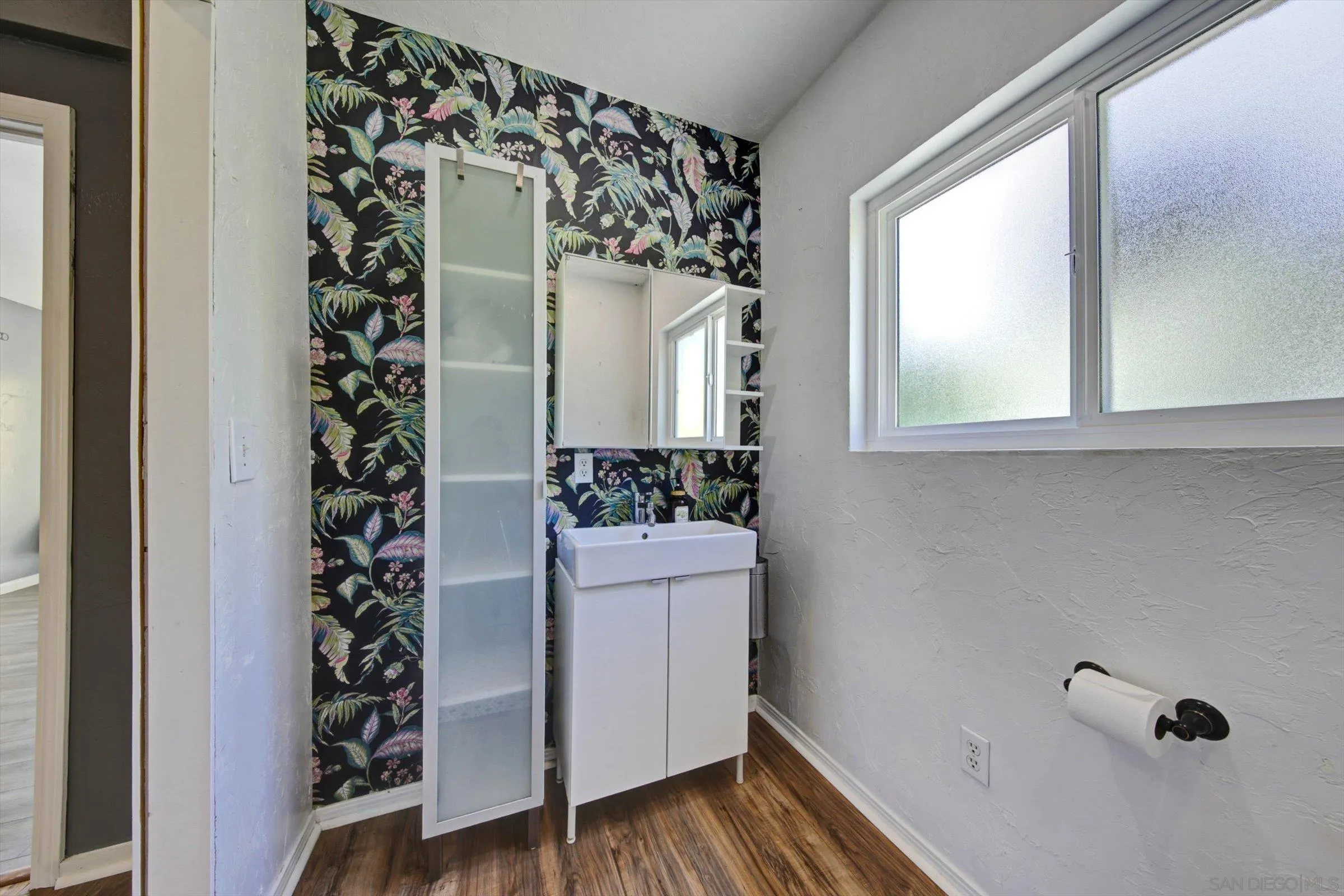 https://cdn.realtyfeed.com/cdn/127/260010631/d28d4d37c20390ef322987bedb904bce.webp