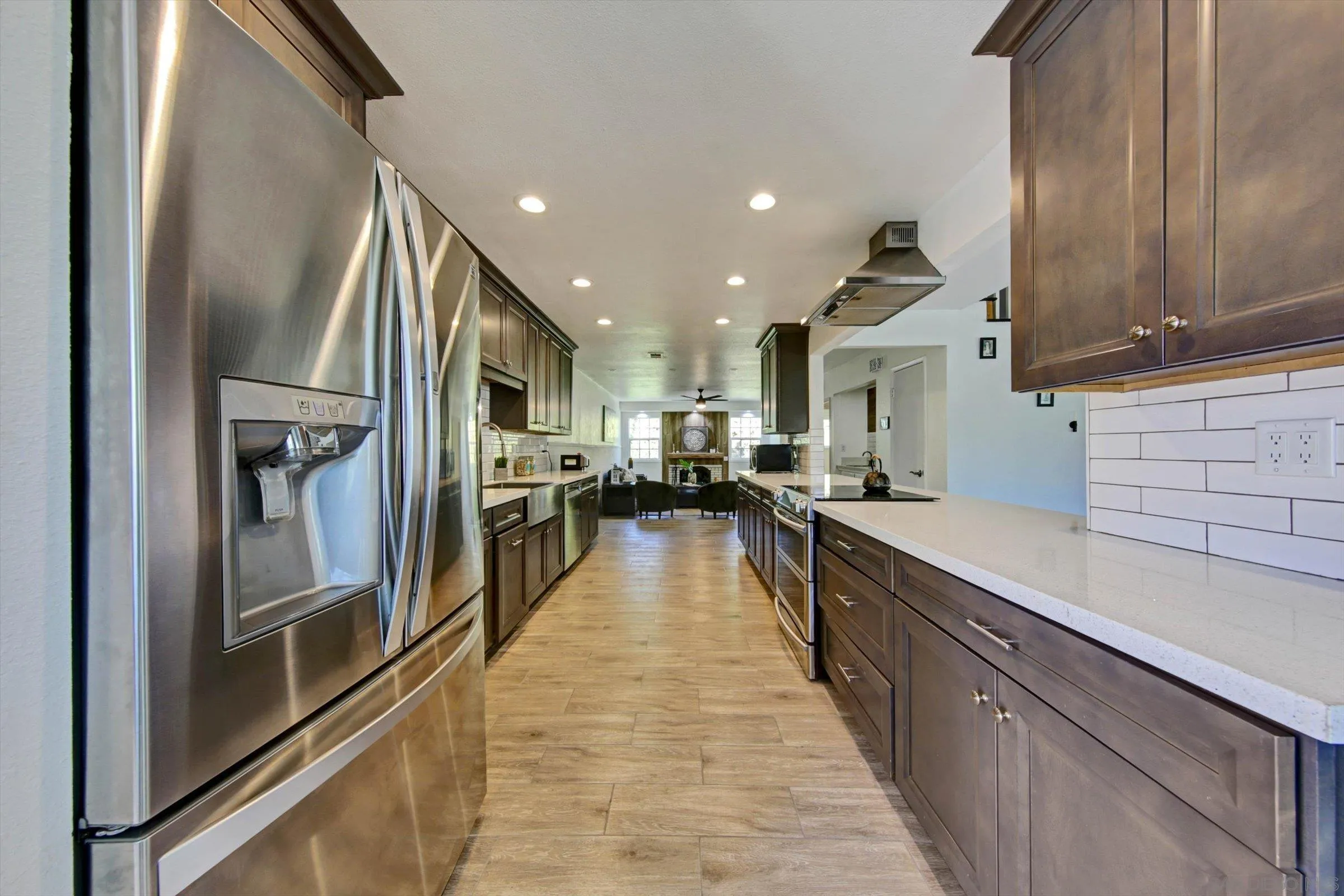 https://cdn.realtyfeed.com/cdn/127/260010631/e9c083df160cd17a530304d6a650faa6.webp