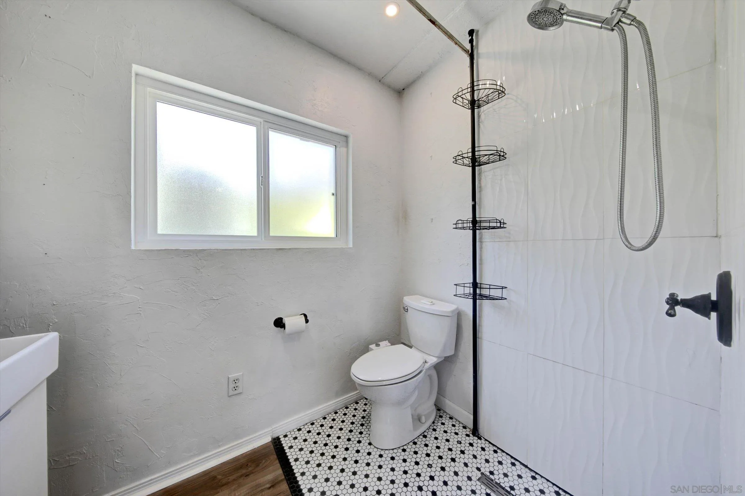 https://cdn.realtyfeed.com/cdn/127/260010631/f69fd3f19b2658616e9d6c554f3d26f1.webp