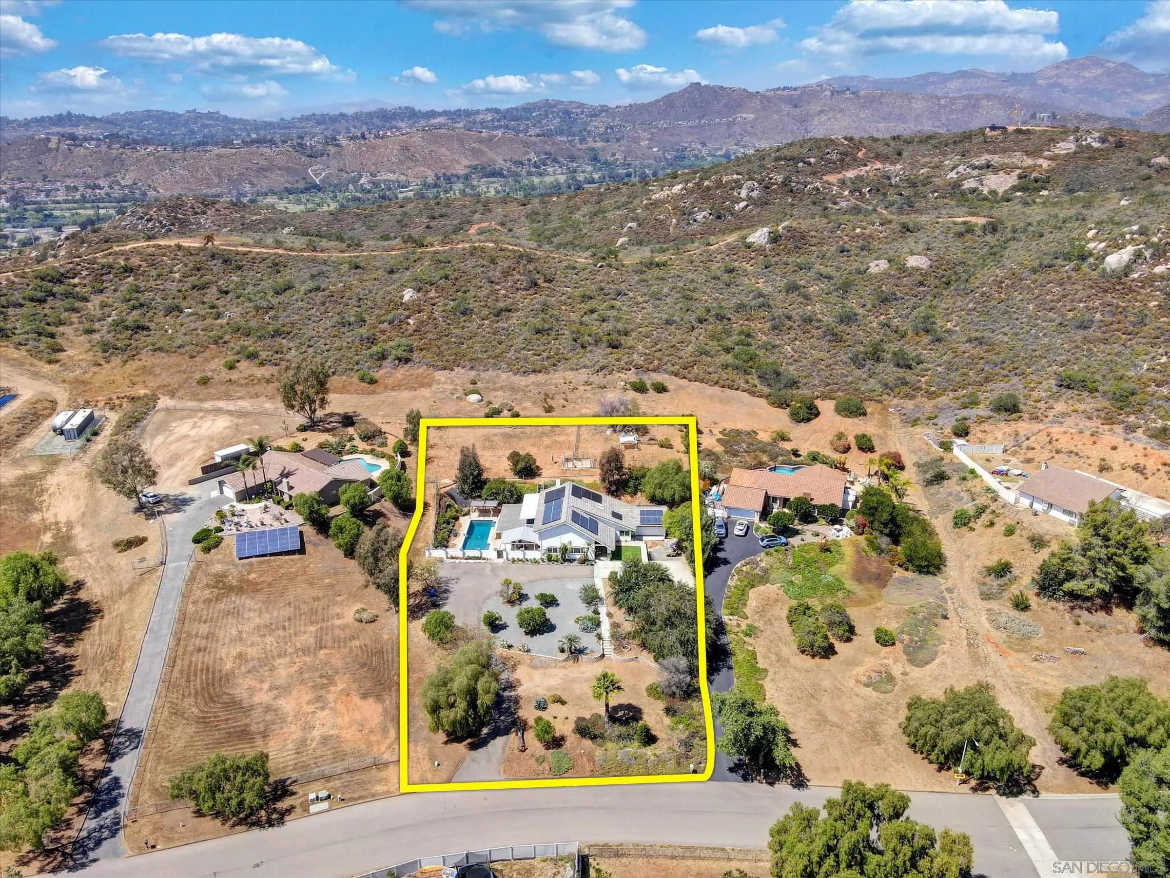 https://cdn.realtyfeed.com/cdn/127/260010631/fb61bd4a0fceaa9063785179a36f1e44.webp