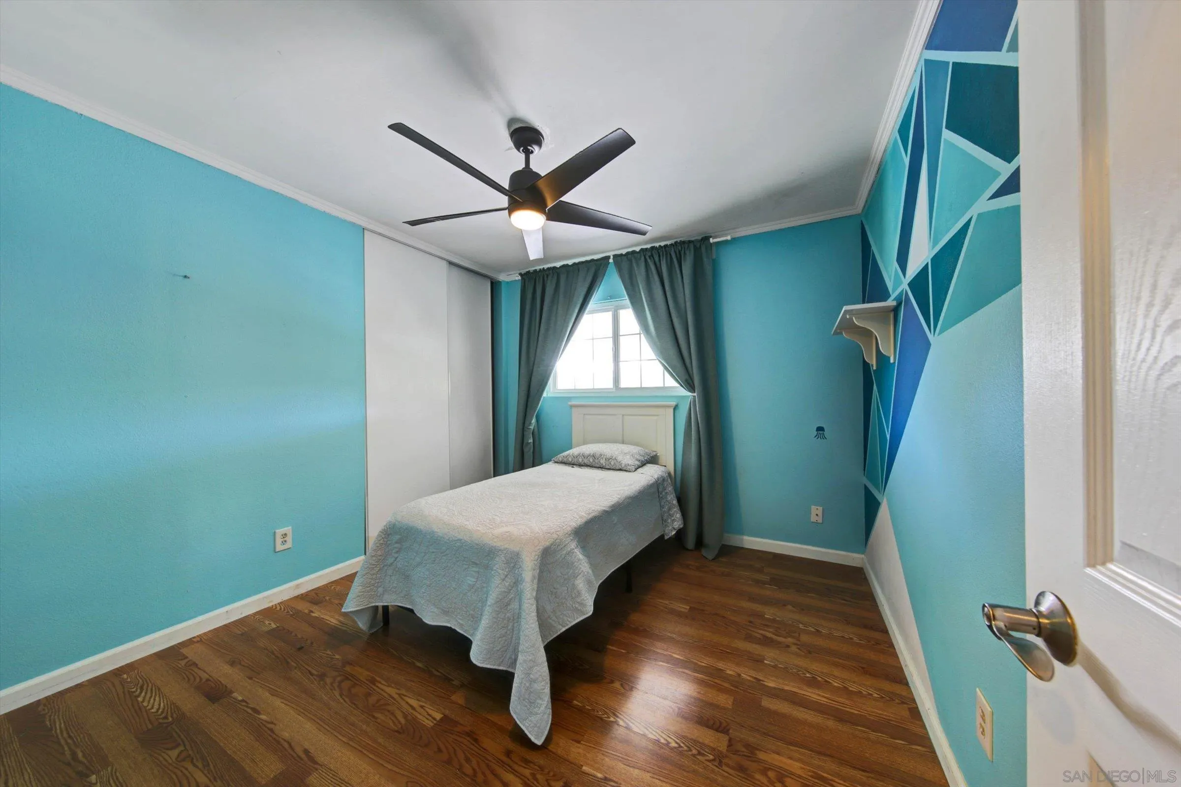 https://cdn.realtyfeed.com/cdn/127/260010631/fc25f9169a4c34f945d31d46ef180791.webp