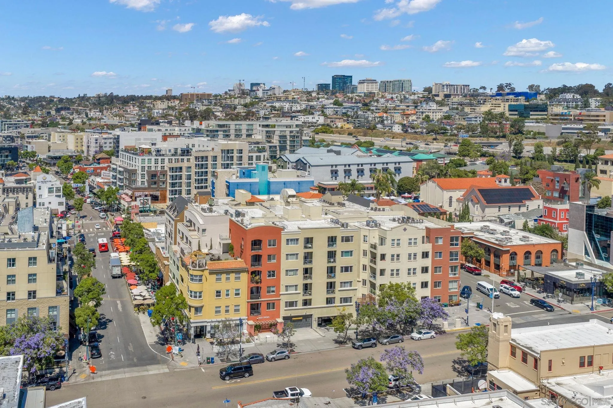 https://cdn.realtyfeed.com/cdn/127/260010632/1b323f367871e9edcdb5942eadfdb2f0.webp